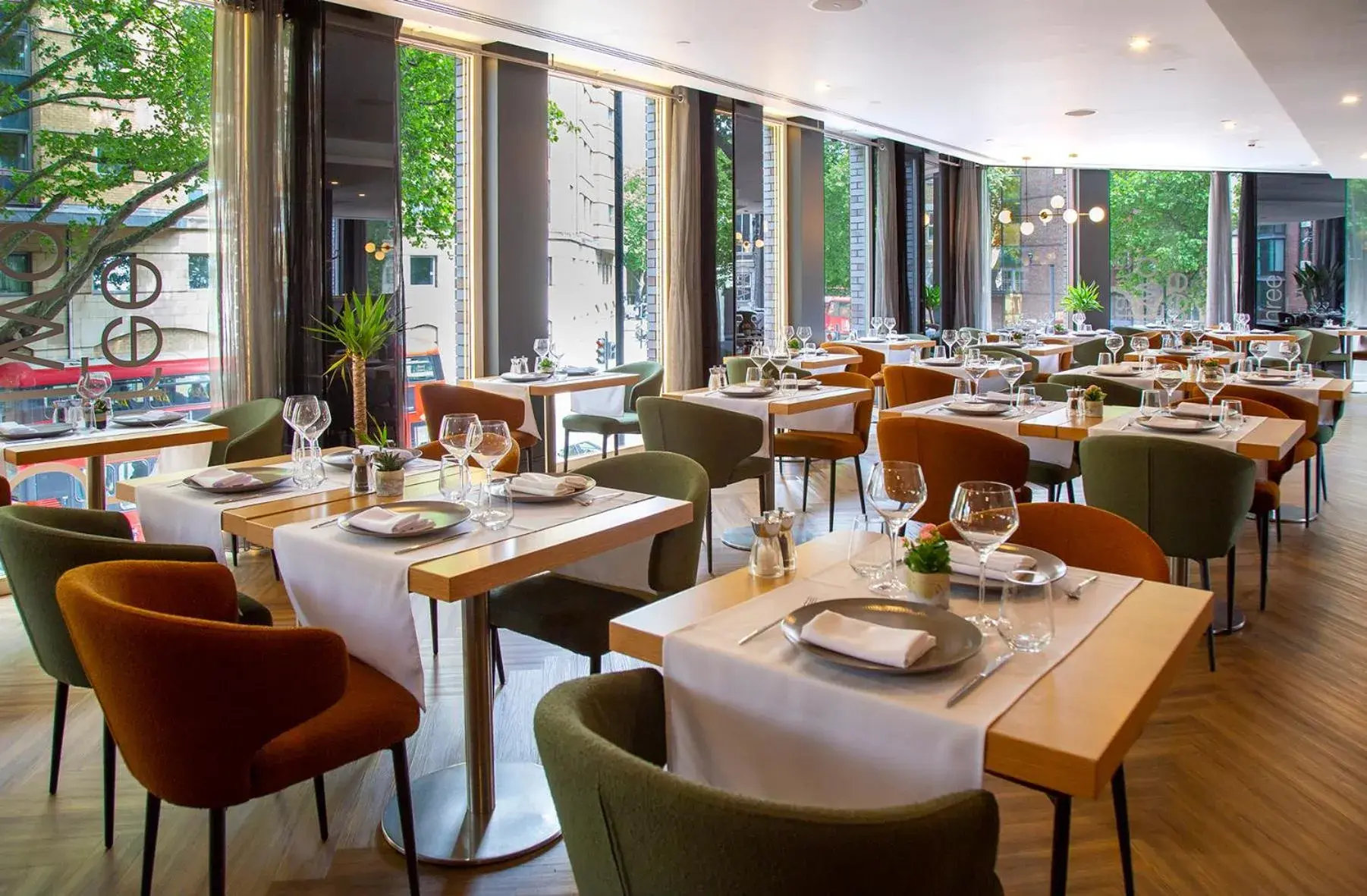 Restaurant/places to eat in H10 London Waterloo Restaurant/places to eat in H10 London Waterloo