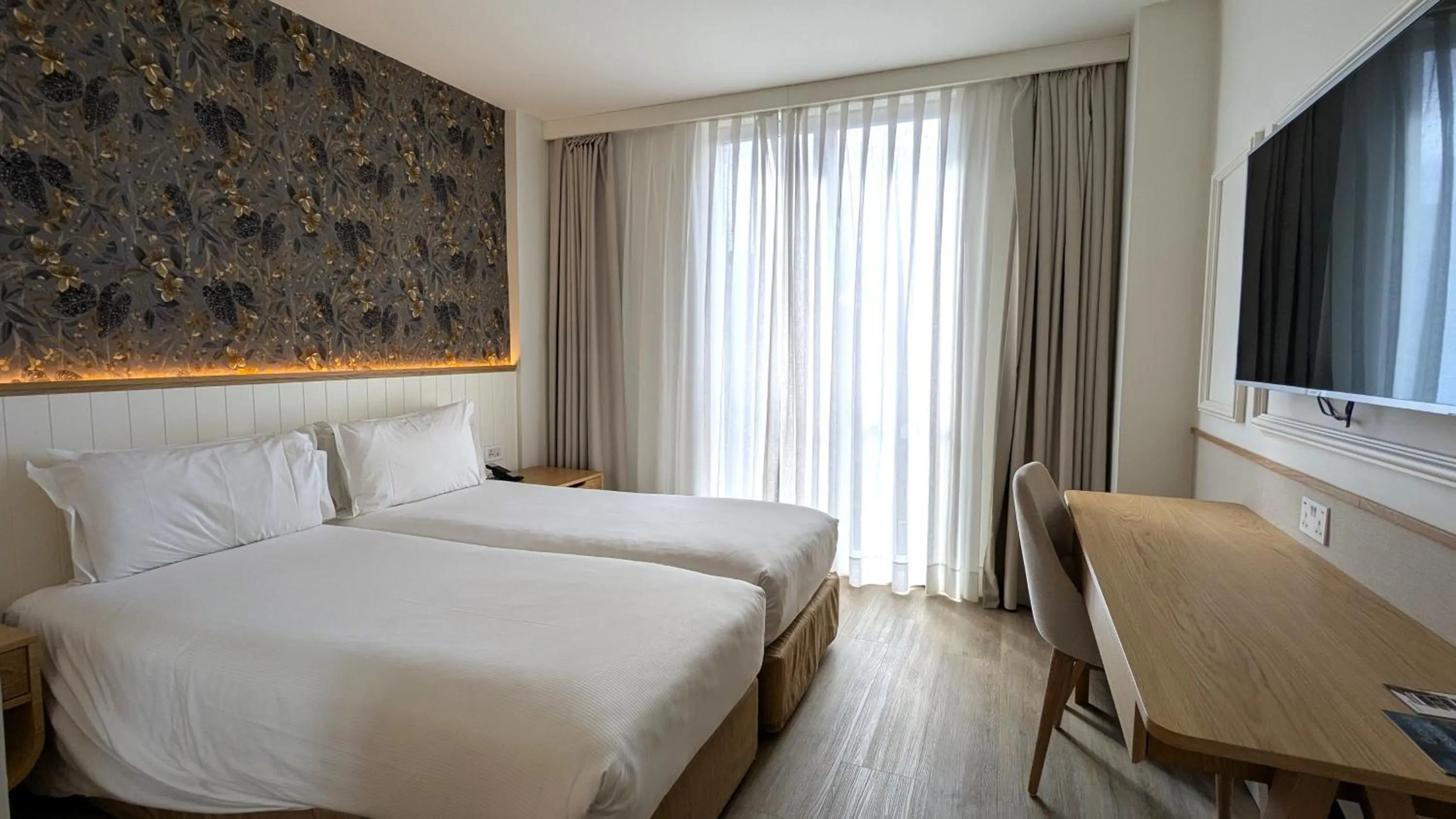 Bedroom, Bed in H10 London Waterloo