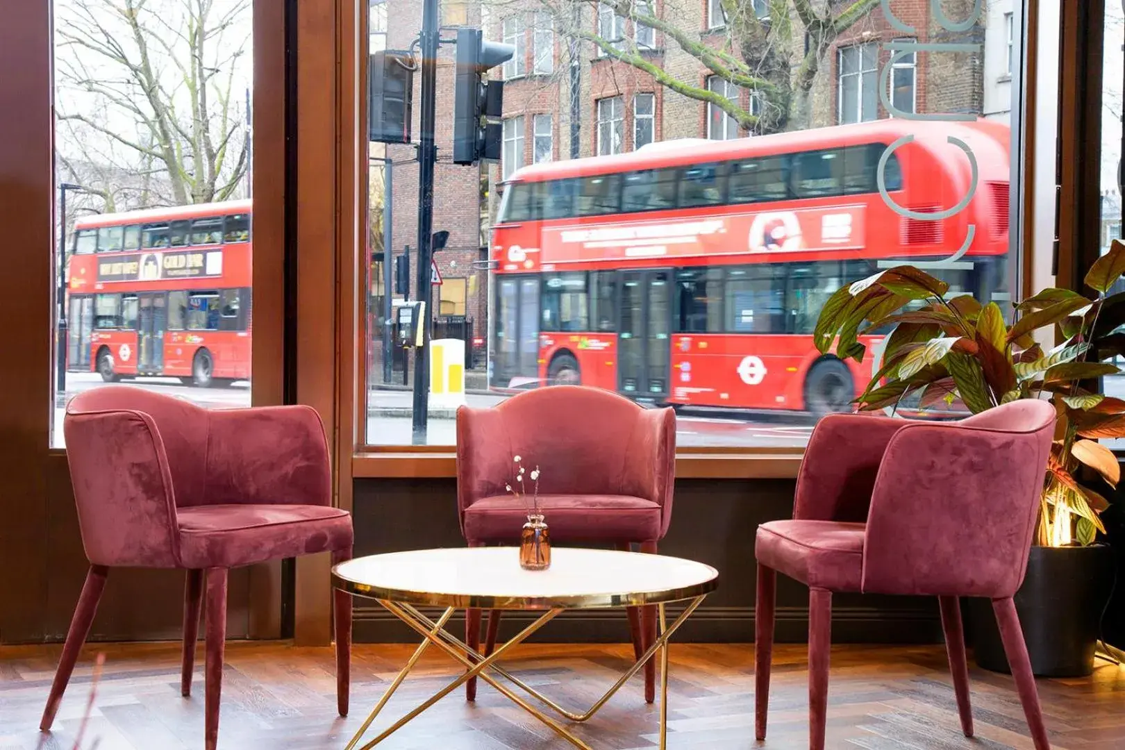 Lounge or bar in H10 London Waterloo Lounge or bar in H10 London Waterloo