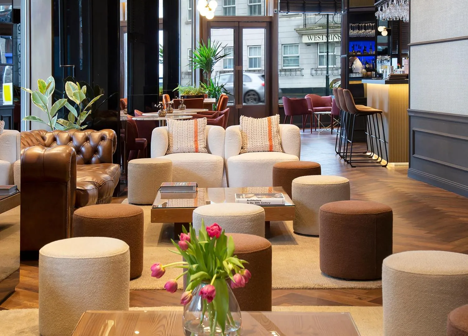 Lobby or reception in H10 London Waterloo