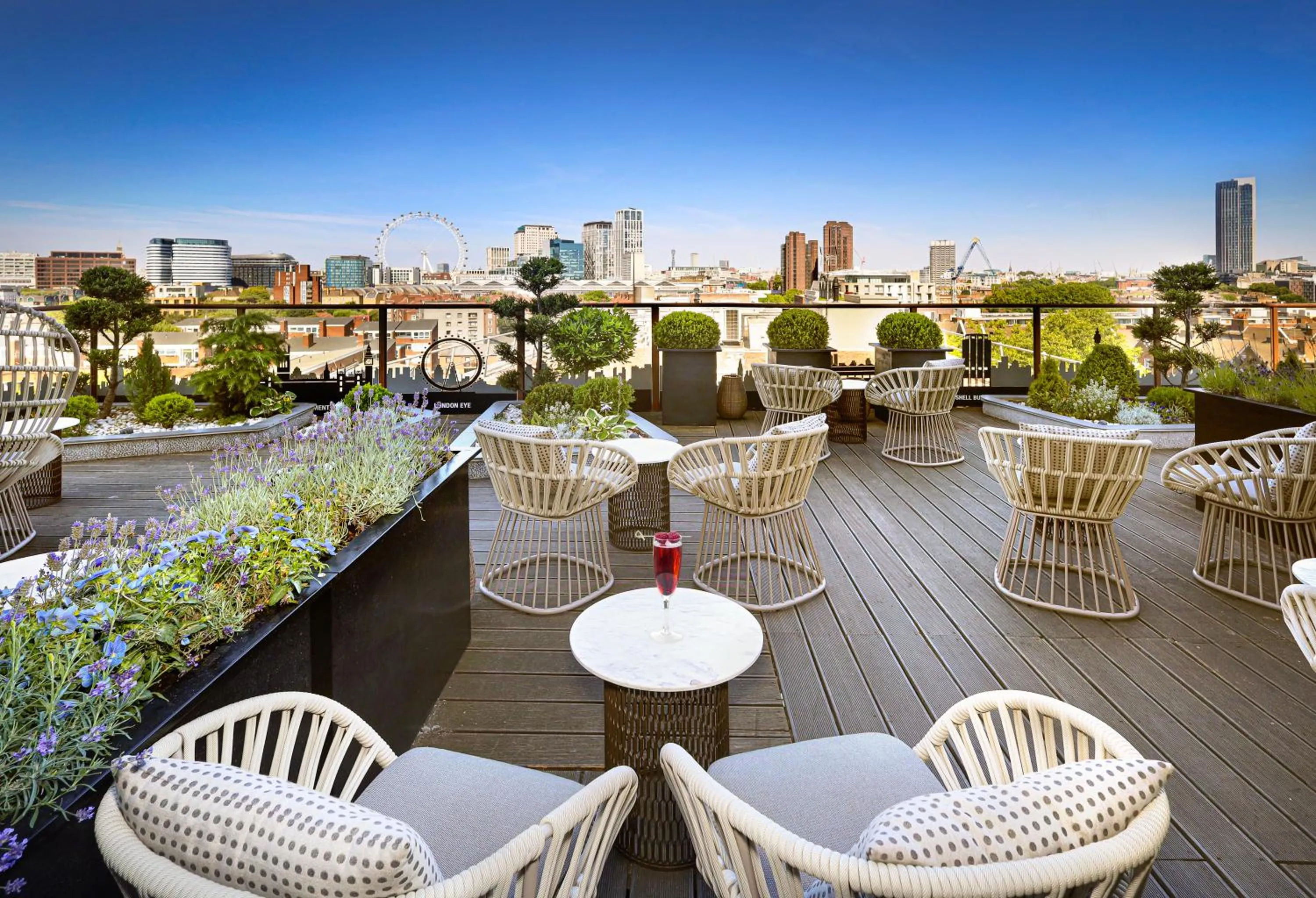 Restaurant/places to eat in H10 London Waterloo