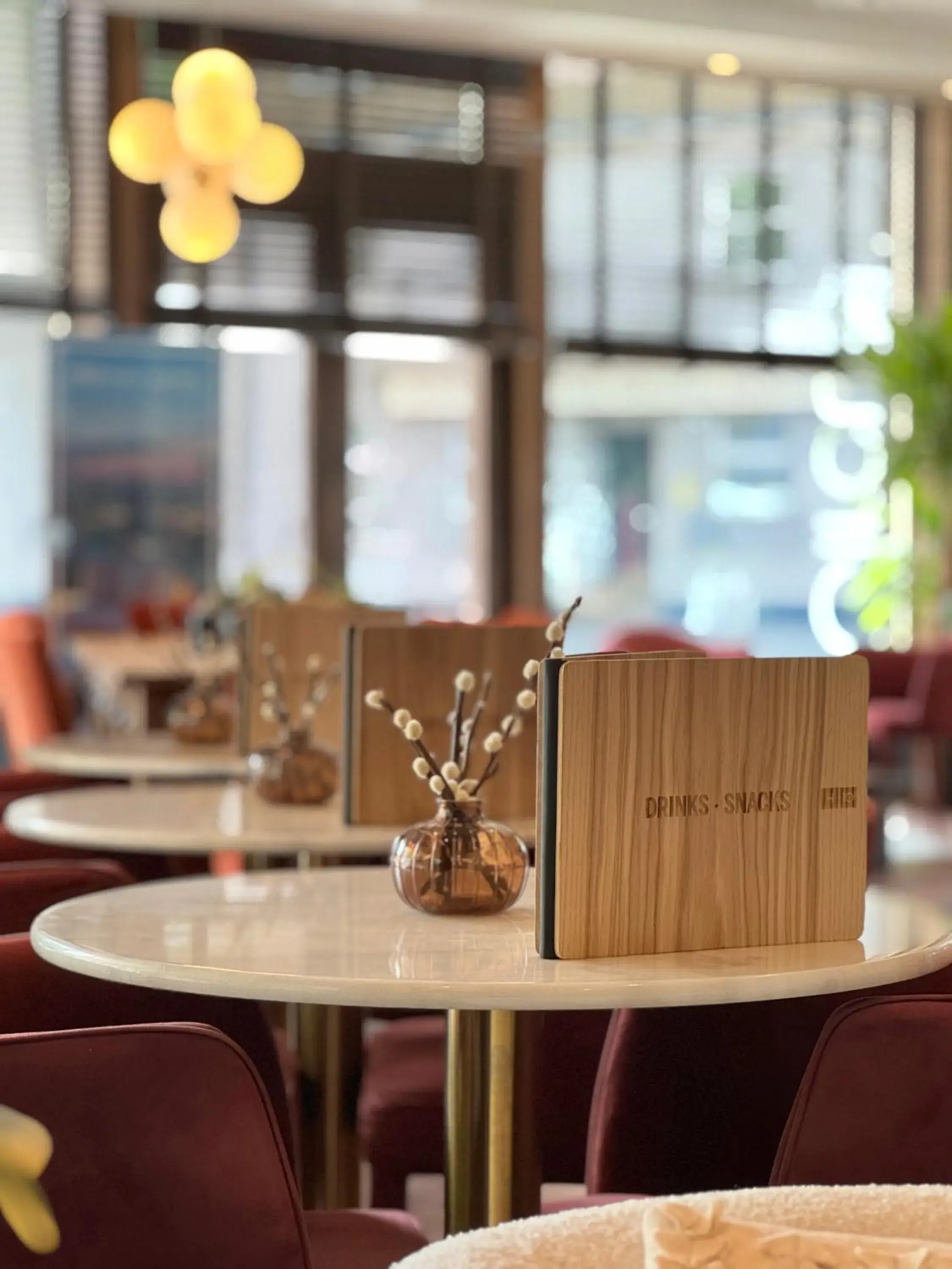 Lounge or bar in H10 London Waterloo Lounge or bar in H10 London Waterloo