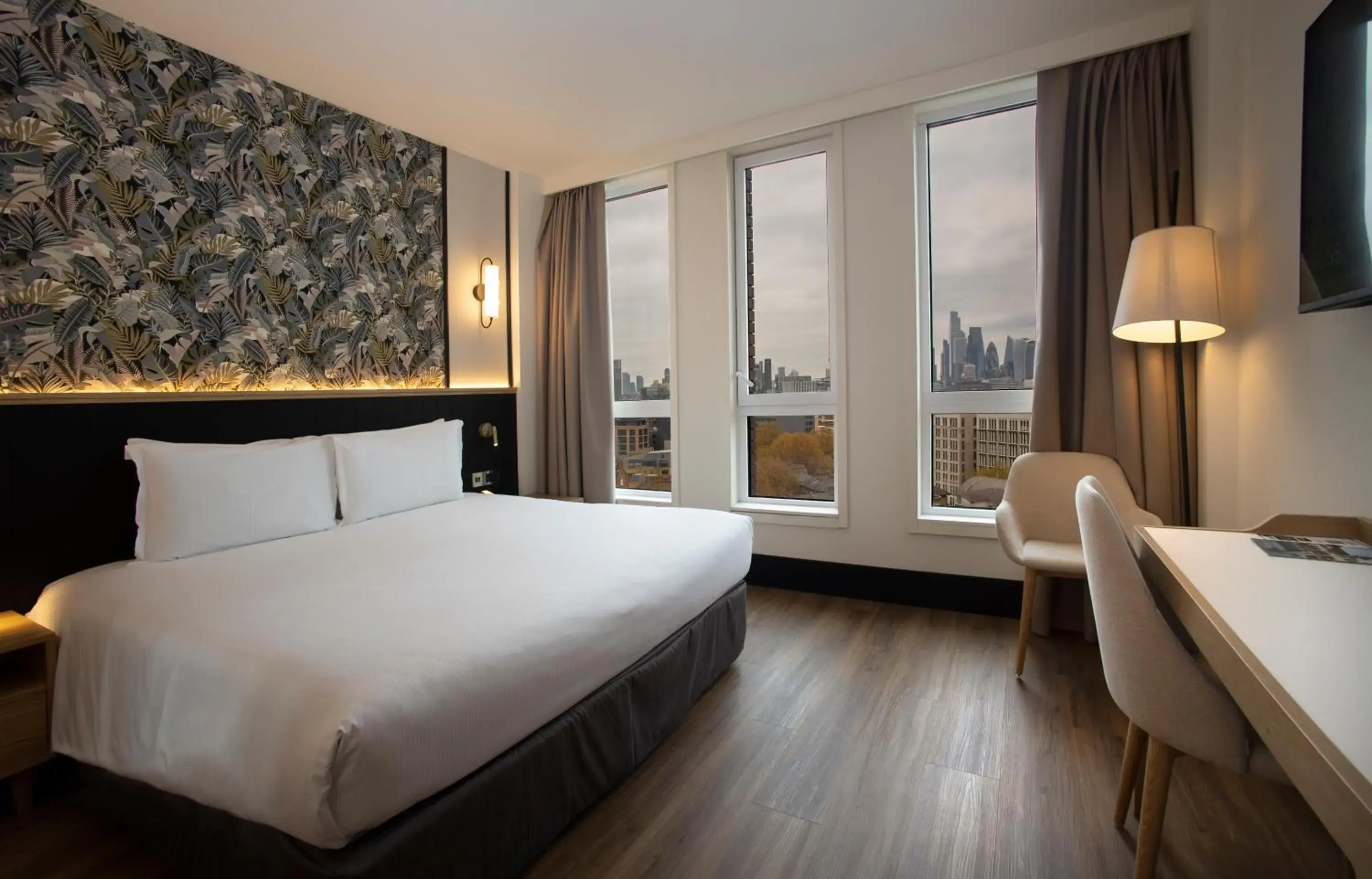 View (from property/room), Bed in H10 London Waterloo View (from property/room), Bed in H10 London Waterloo