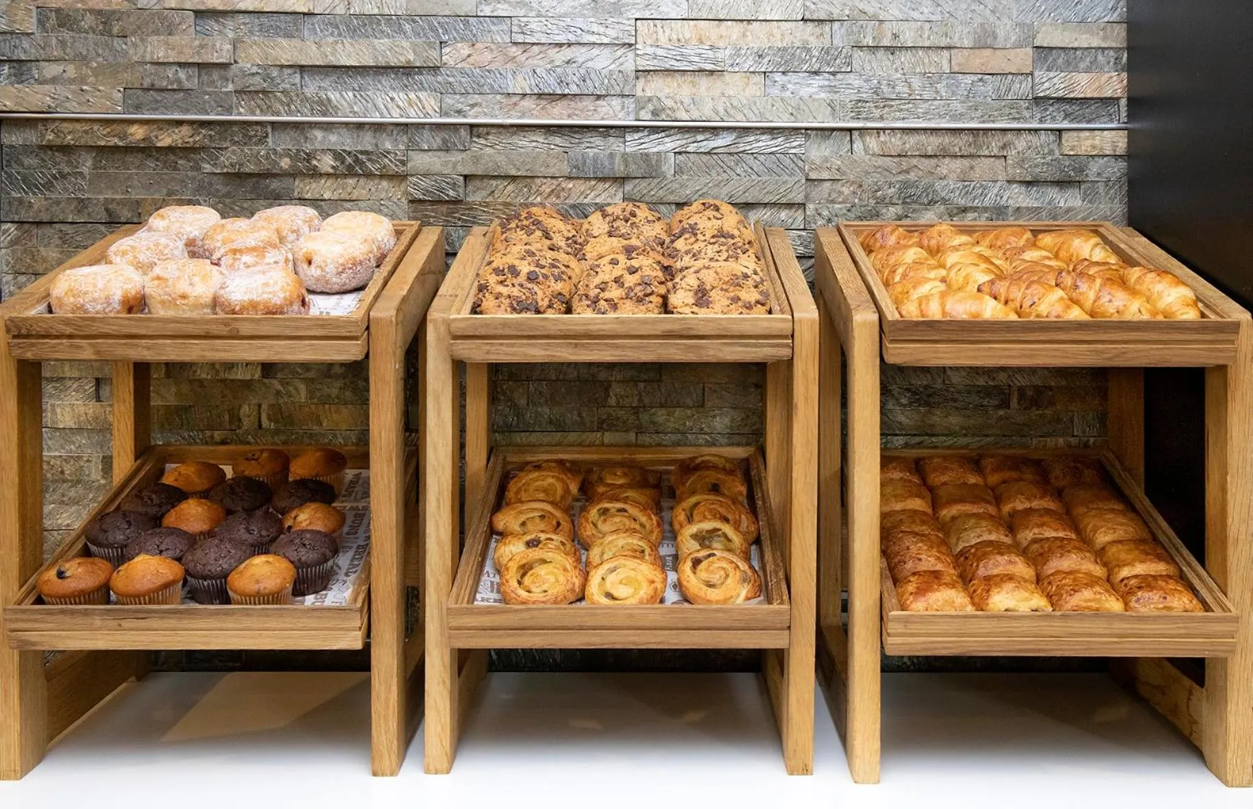 Buffet breakfast in H10 London Waterloo