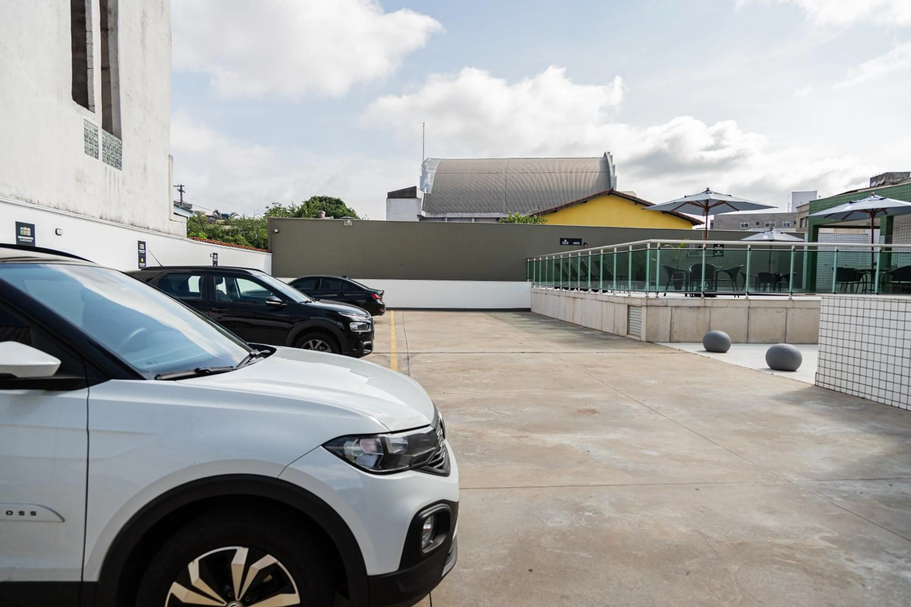 Parking in Hotel Eldorado Flat