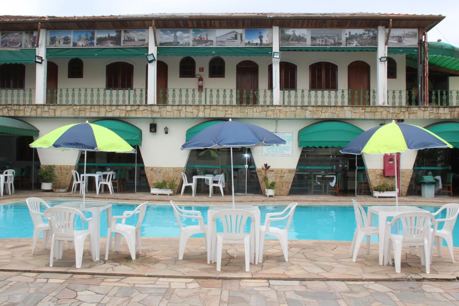 Pool view in Hotel Chalé São Jorge