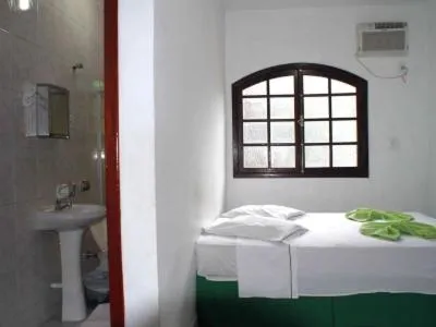 Bathroom, Bed in Hotel Chalé São Jorge