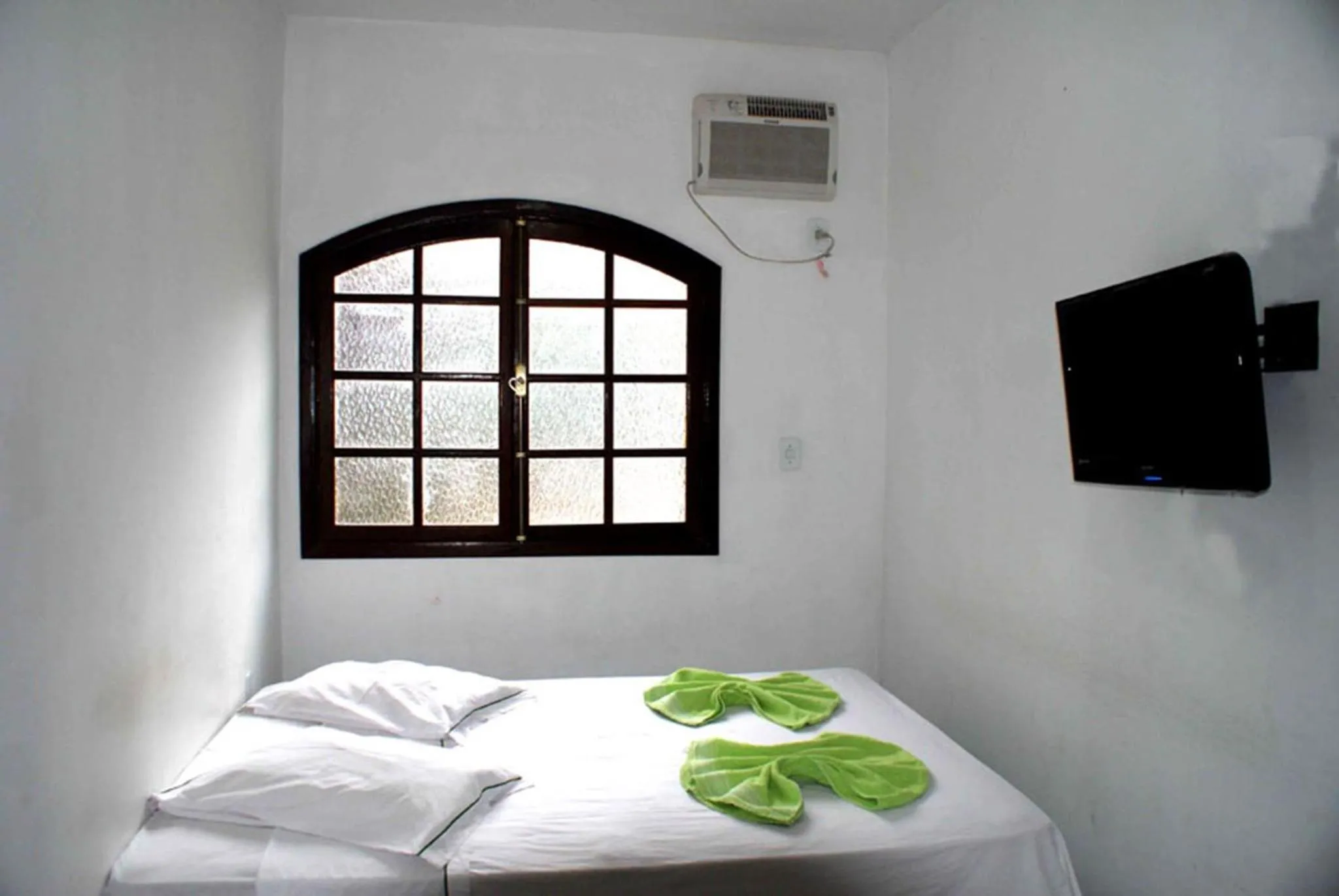 Bedroom, Bed in Hotel Chalé São Jorge