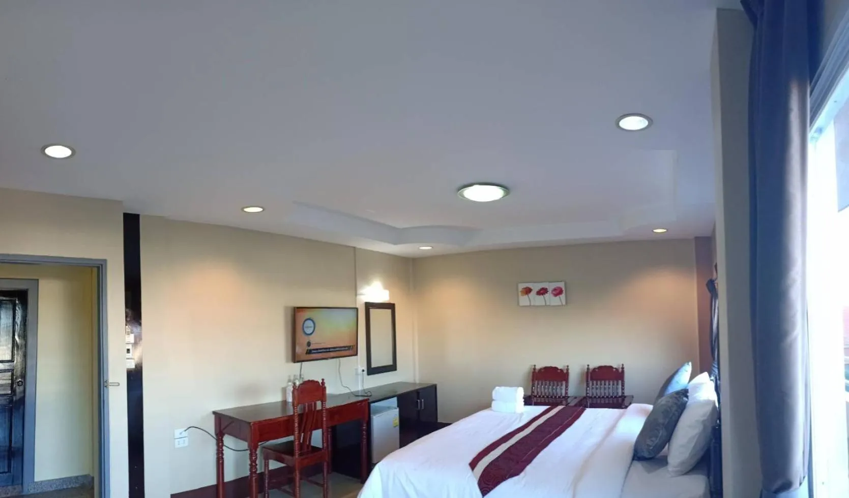 Balcony/Terrace, Bed in Submukda Phoomplace Hotel