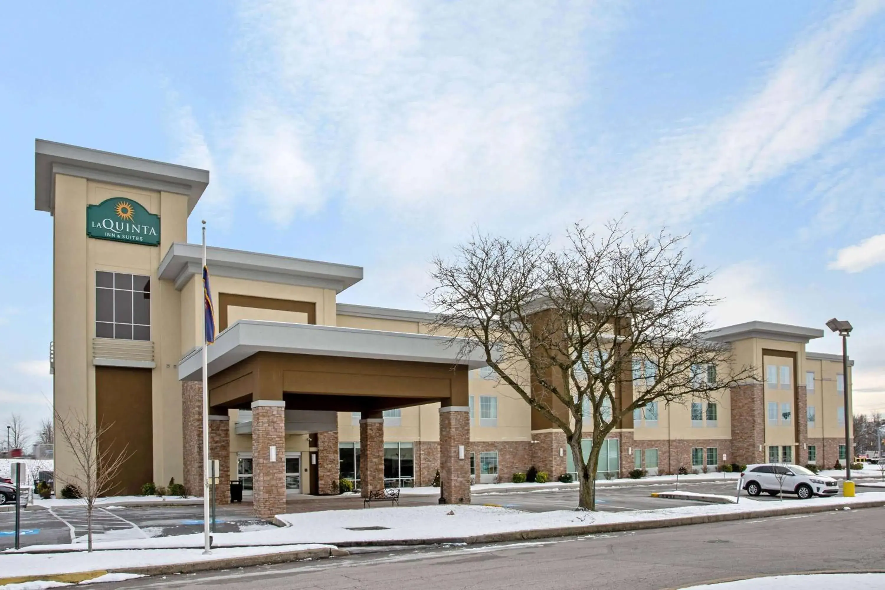 Property building in La Quinta by Wyndham York Property building in La Quinta by Wyndham York