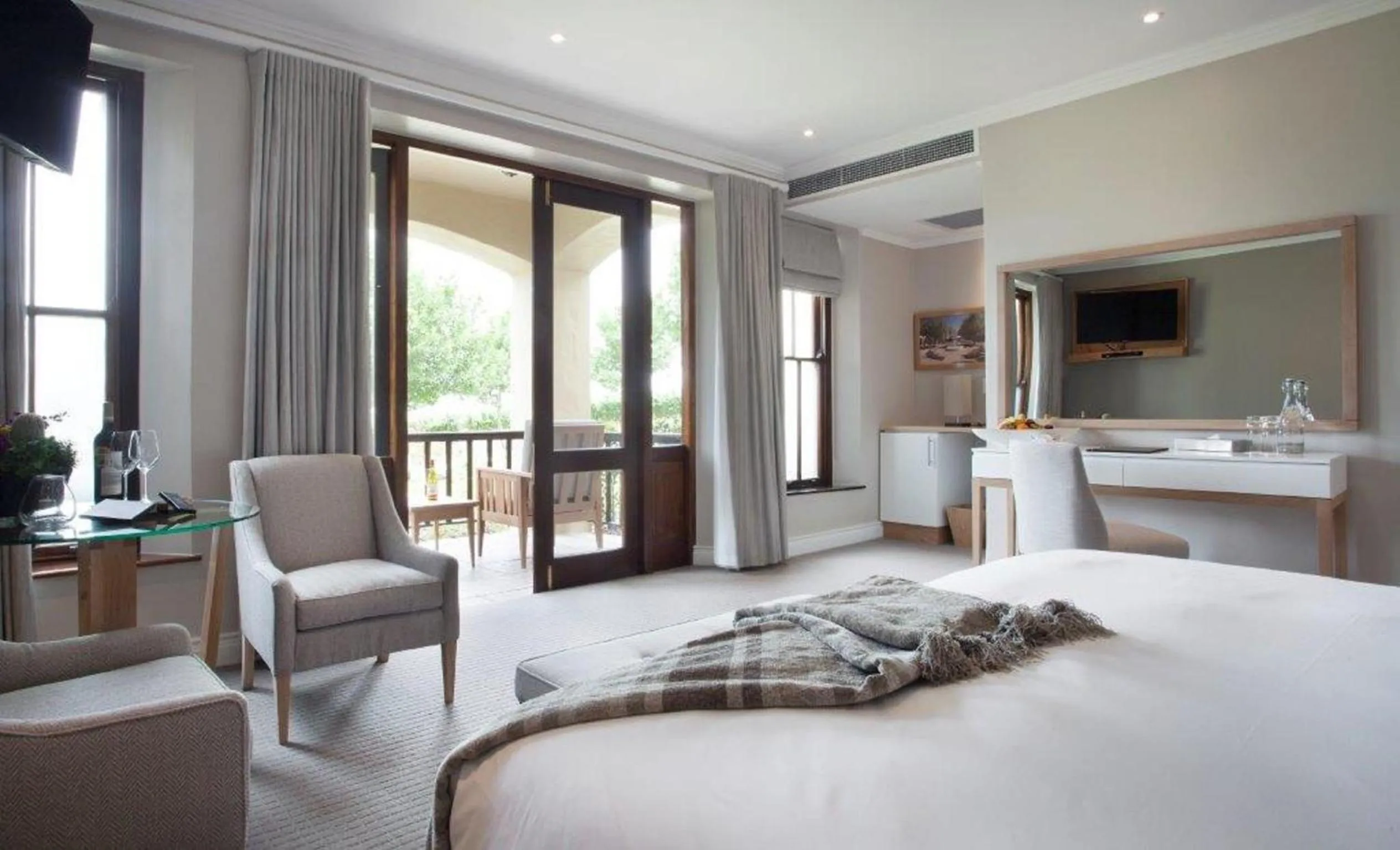 Bed in ASARA Wine Estate & Hotel