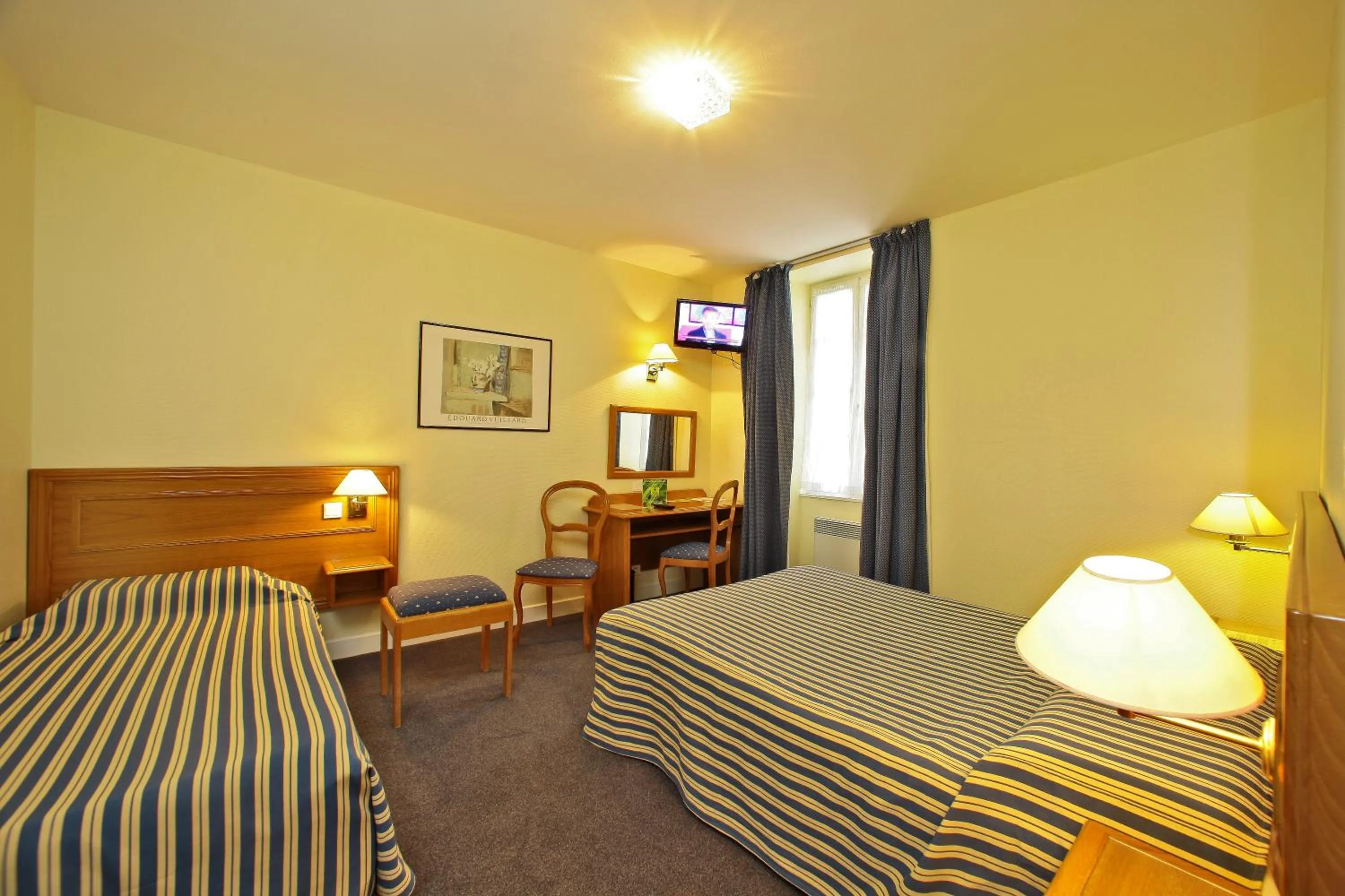 Photo of the whole room in Le Terminus des Pèlerins