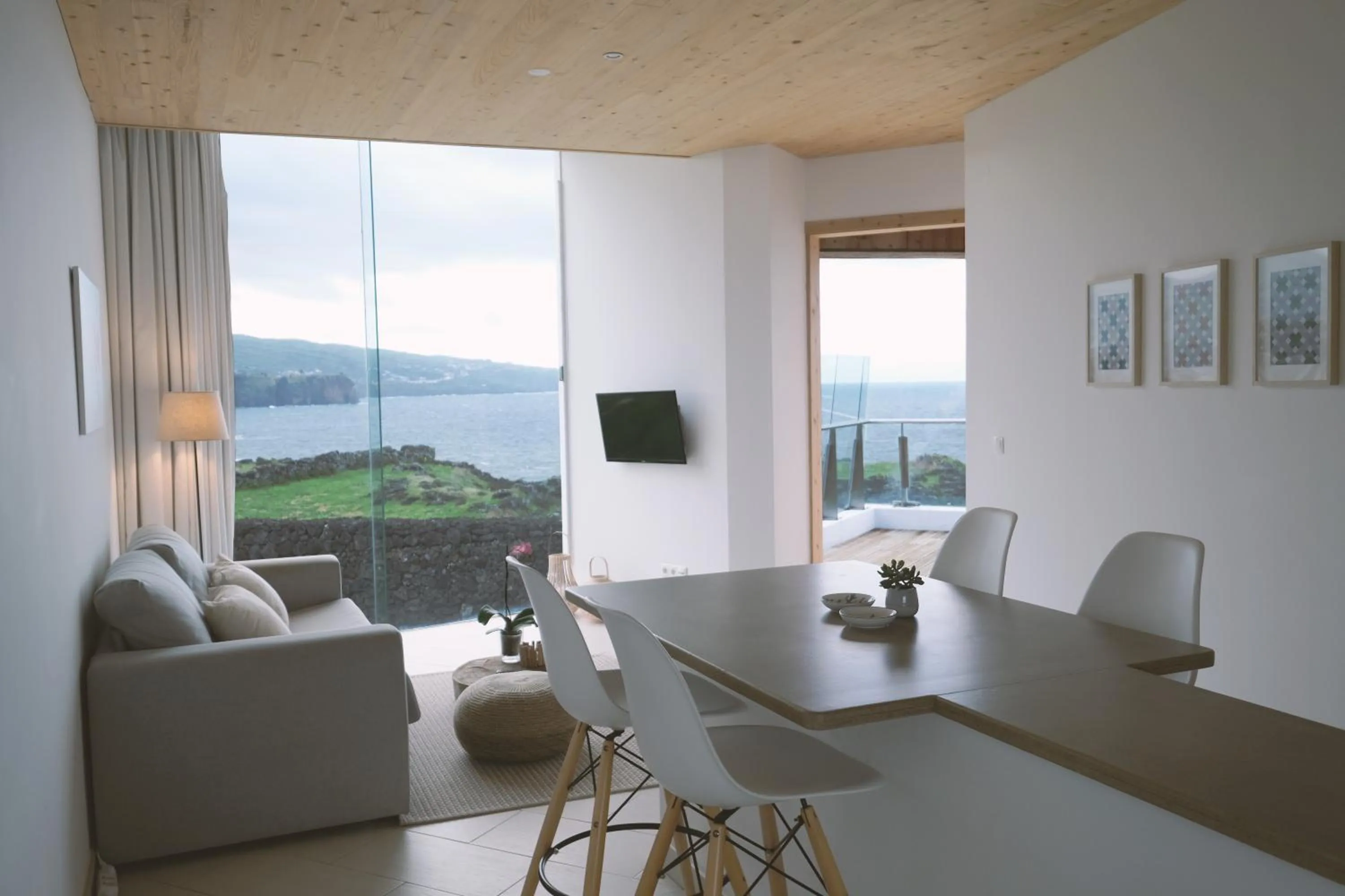 Living room in Sao Vicente Lodge - Atlantic Retreat