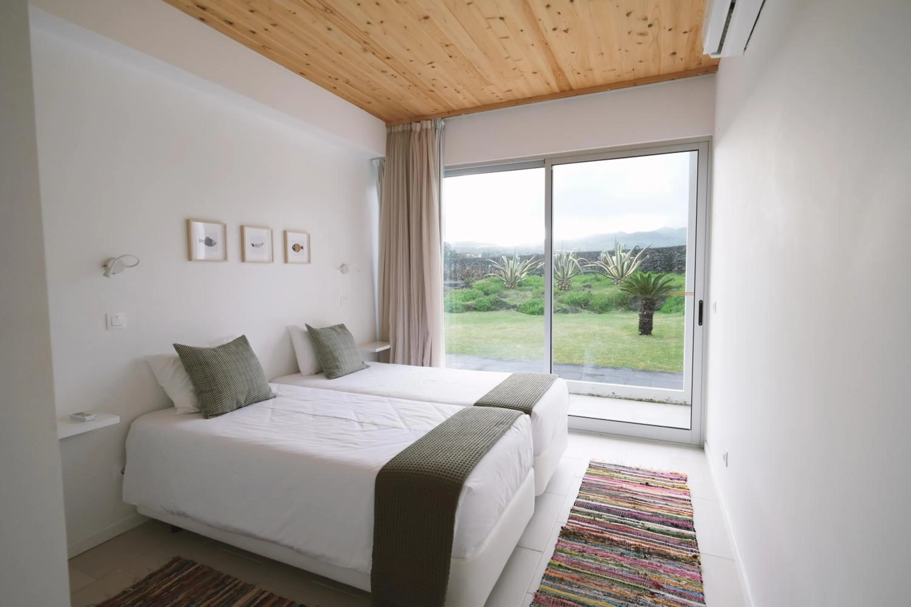 Bed in Sao Vicente Lodge - Atlantic Retreat