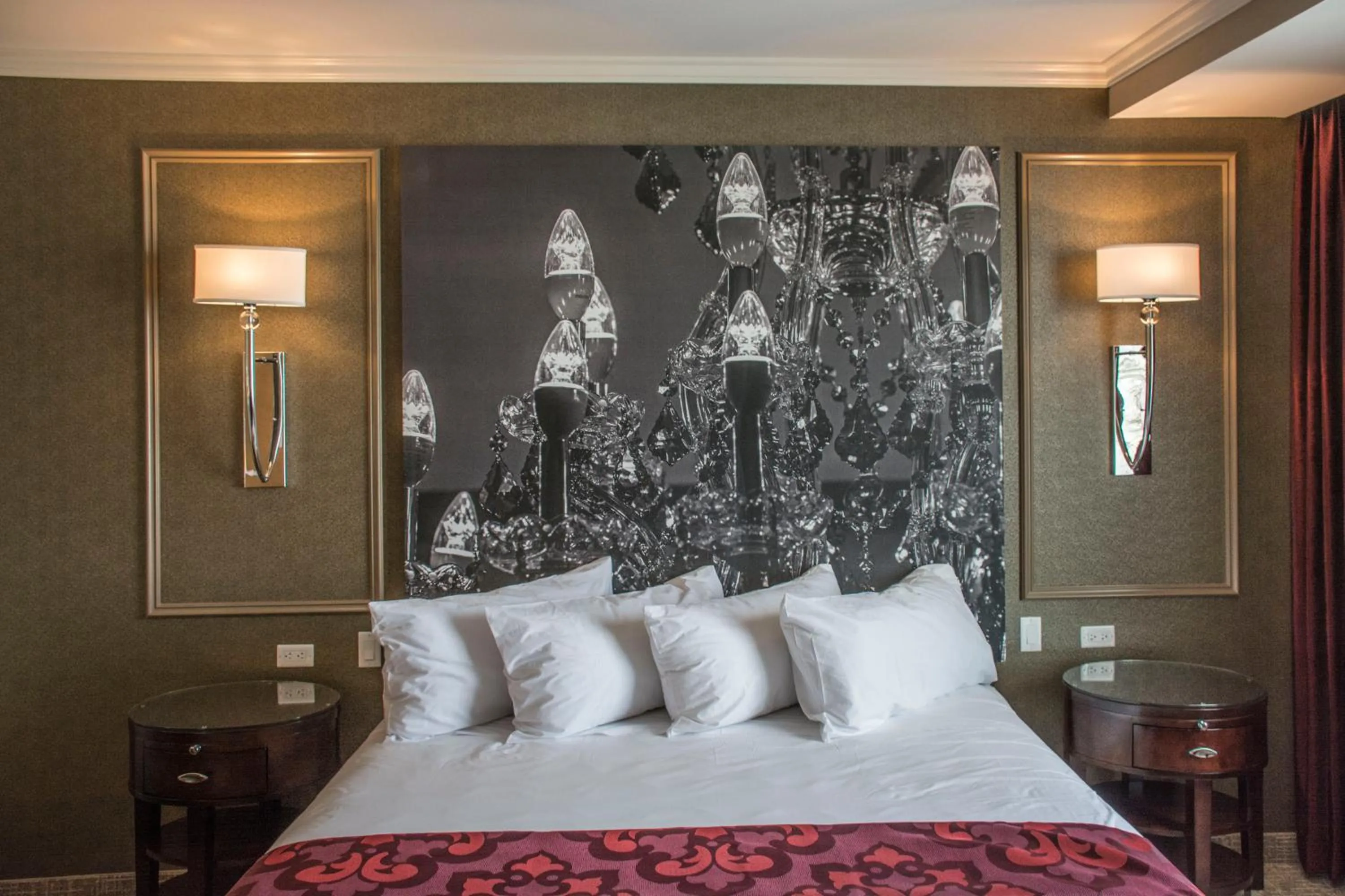 Bed in The Delavan Hotel