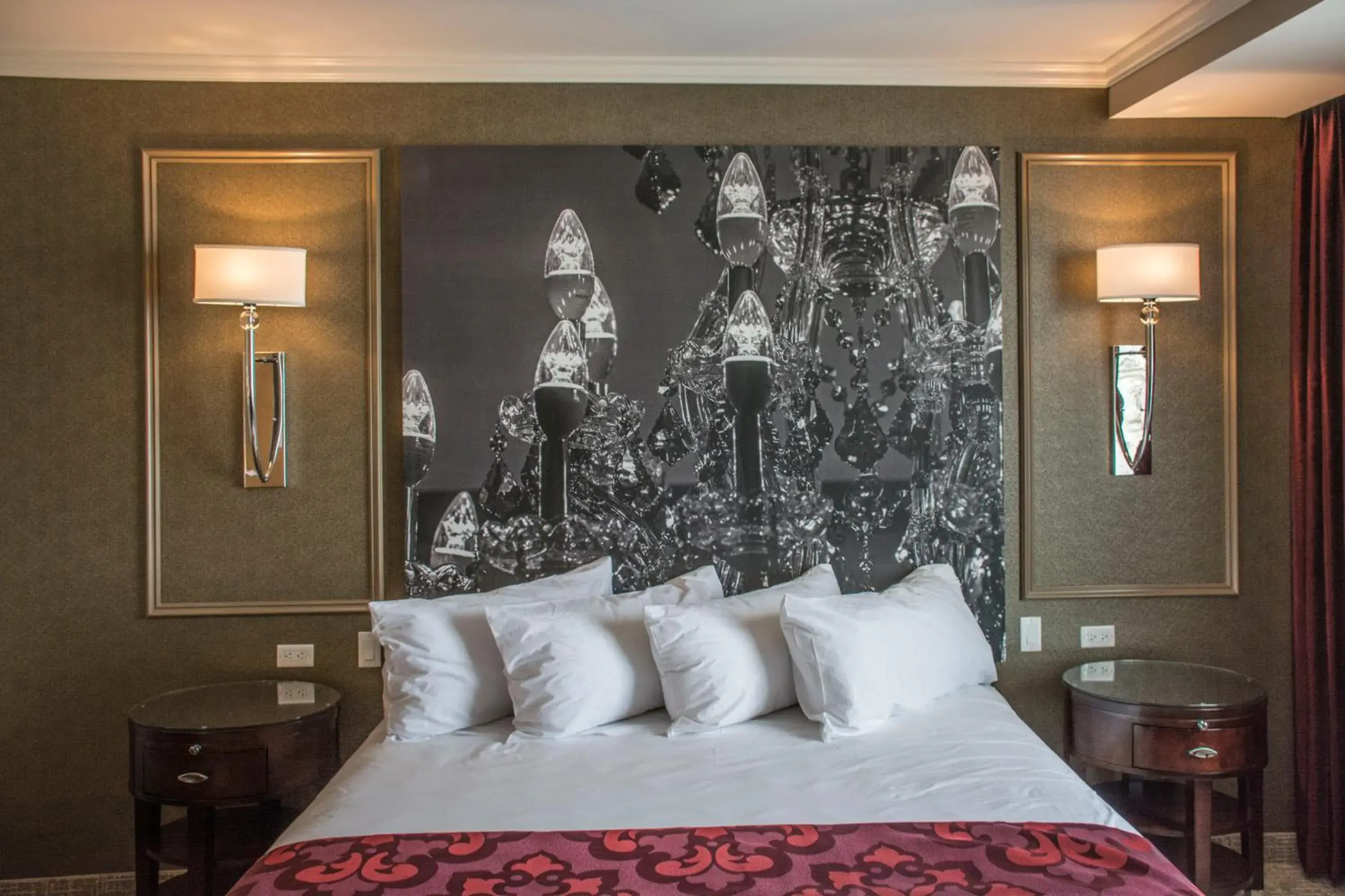 Bed in The Delavan Hotel Bed in The Delavan Hotel