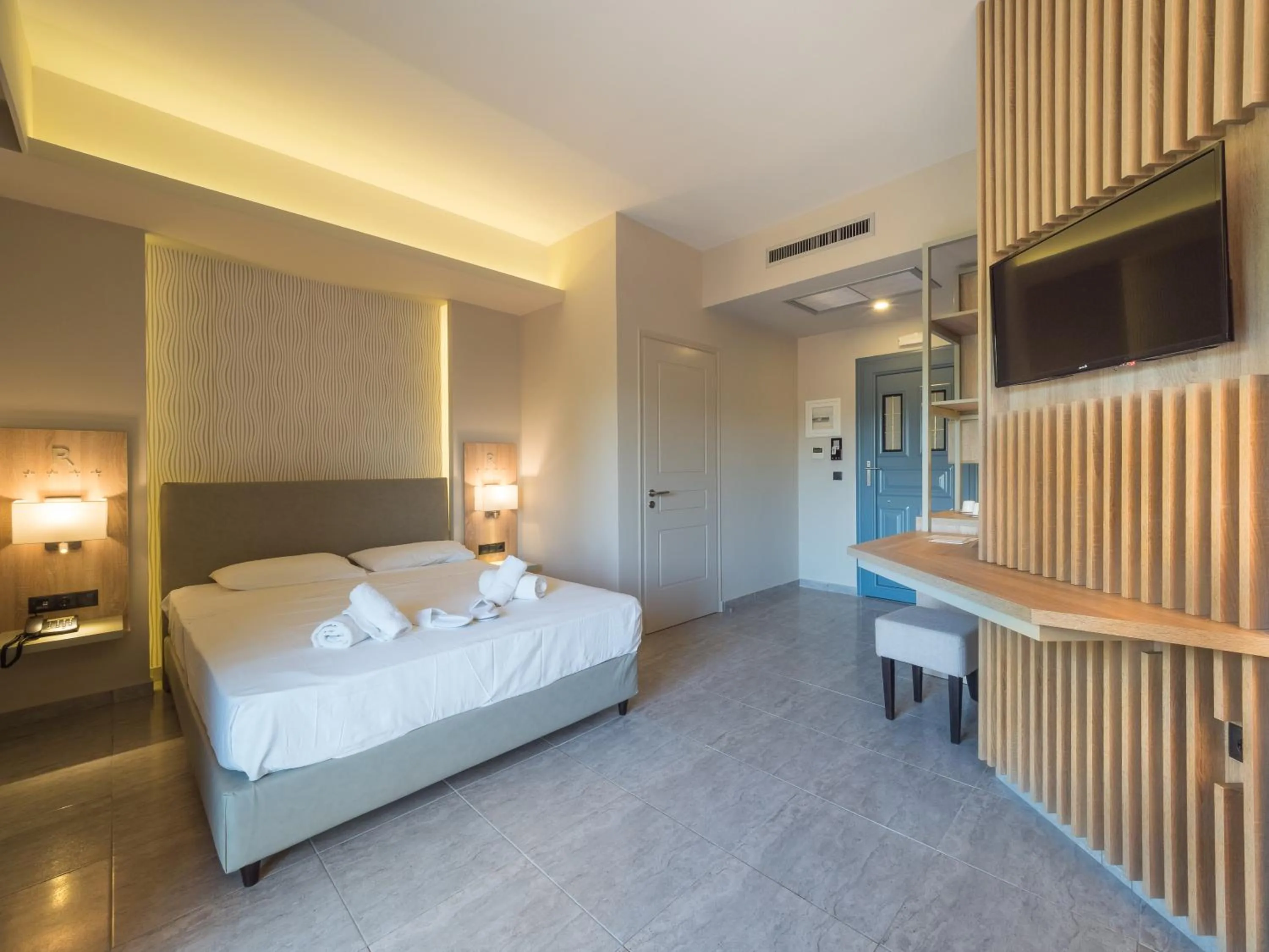 Photo of the whole room, Bed in Paradise Resort