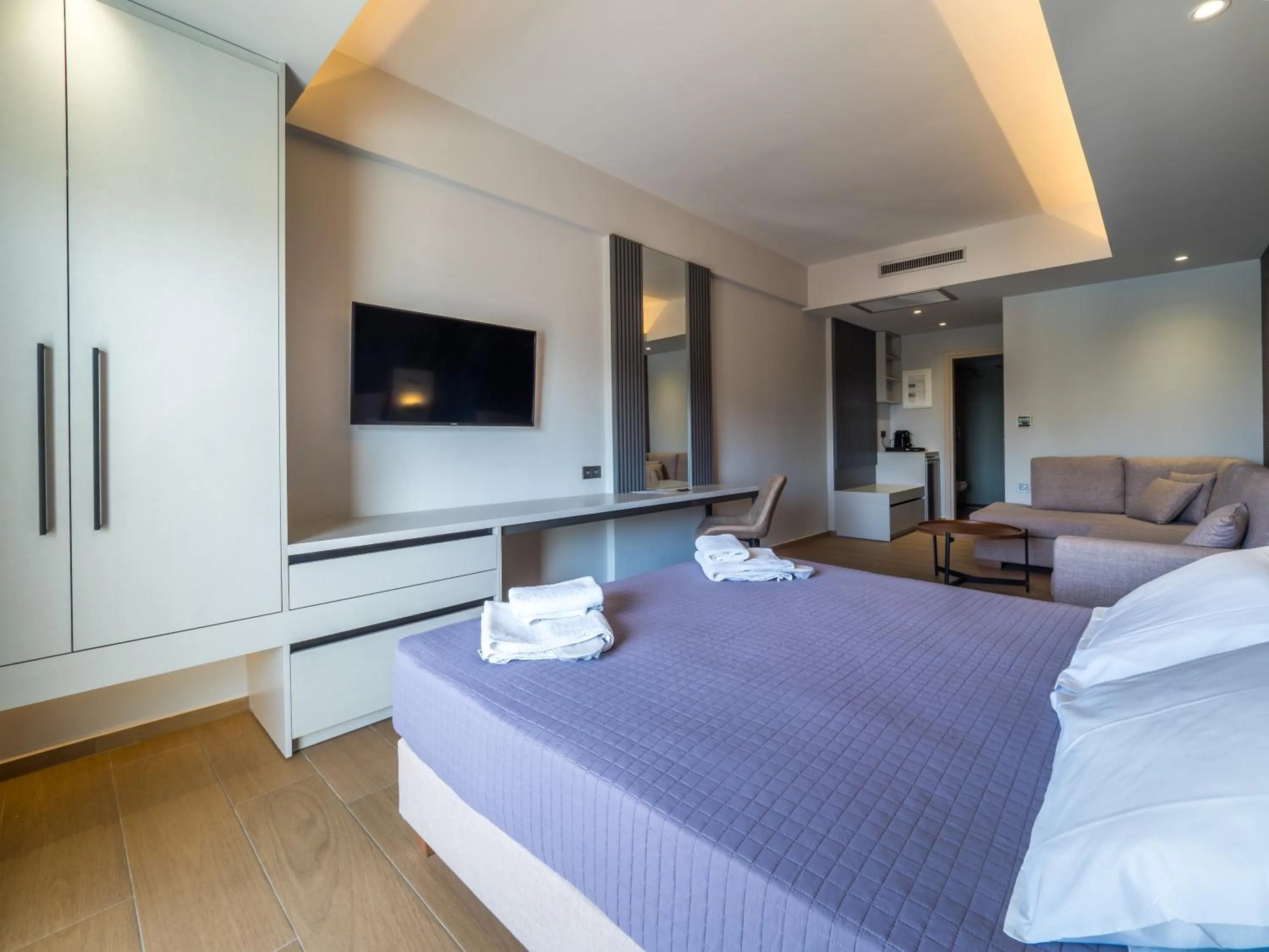 Bed in Paradise Resort