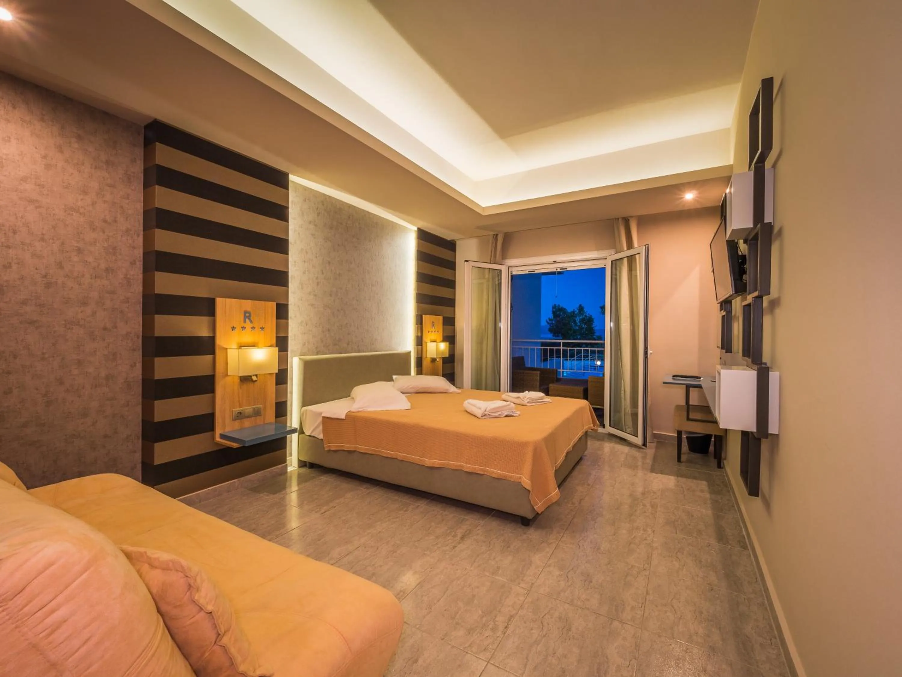 Bed in Paradise Resort