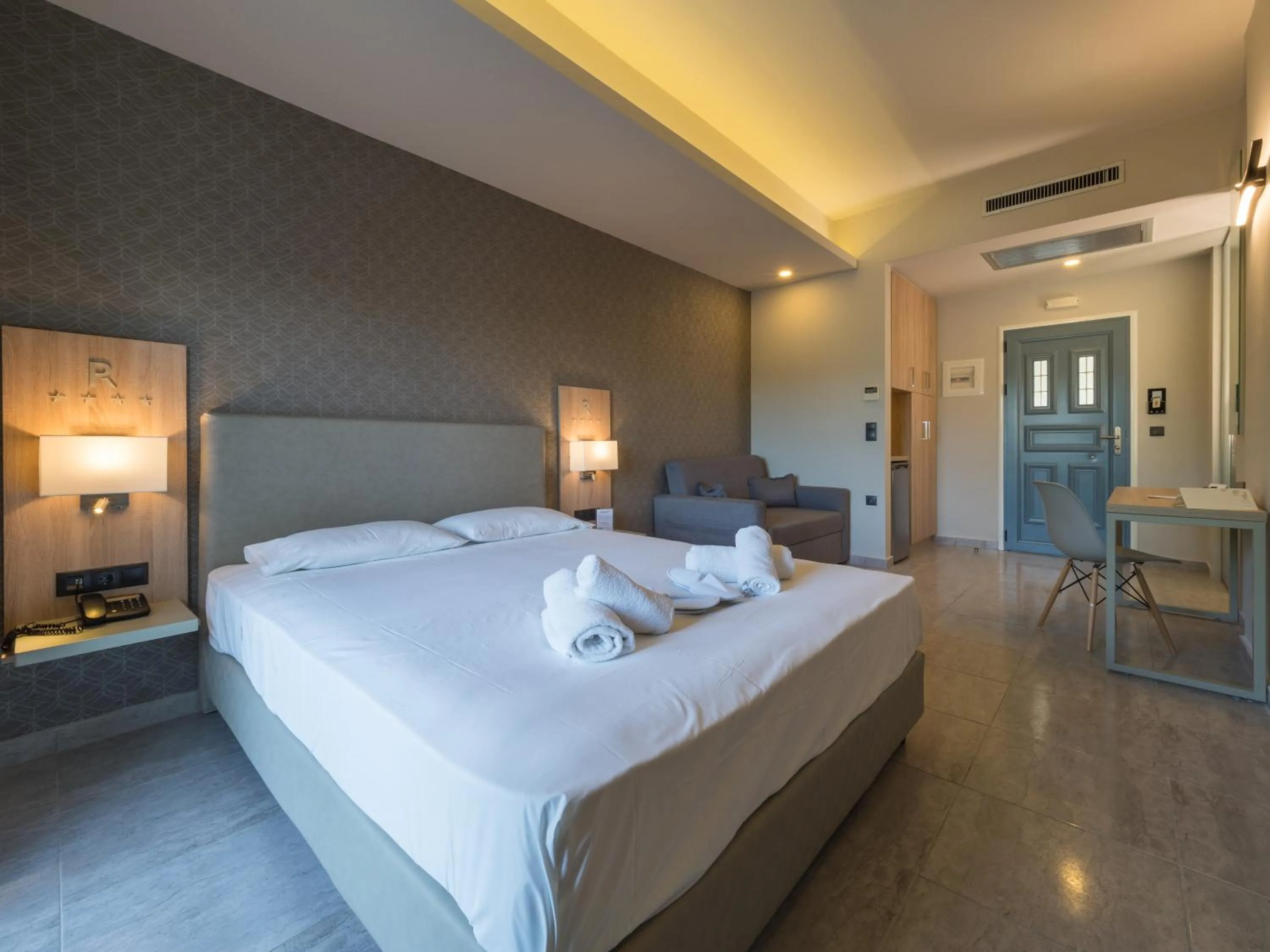 Photo of the whole room, Bed in Paradise Resort