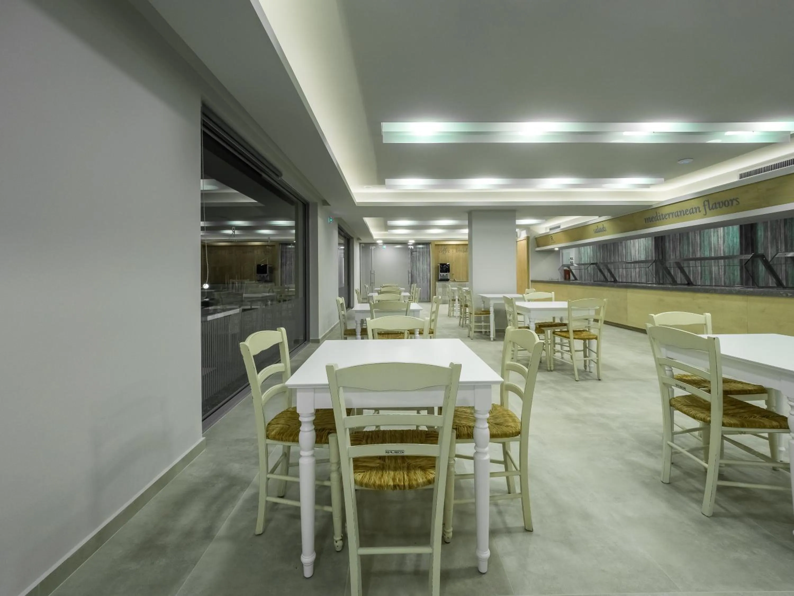 Restaurant/places to eat in Paradise Resort