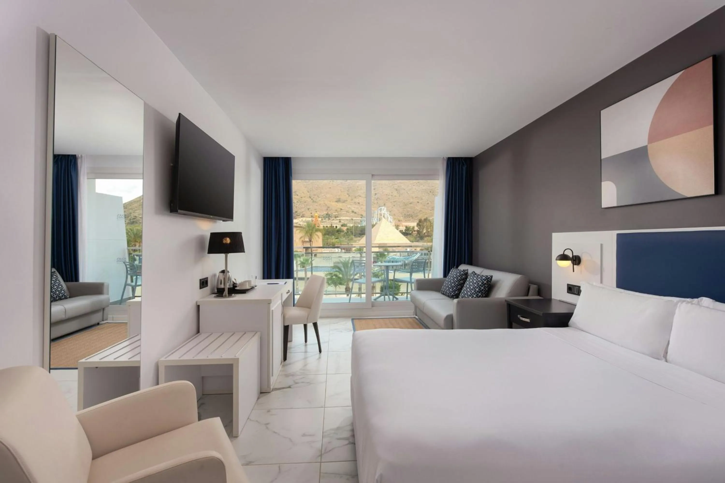 Photo of the whole room, Bed in Four Points by Sheraton Costa Blanca Resort