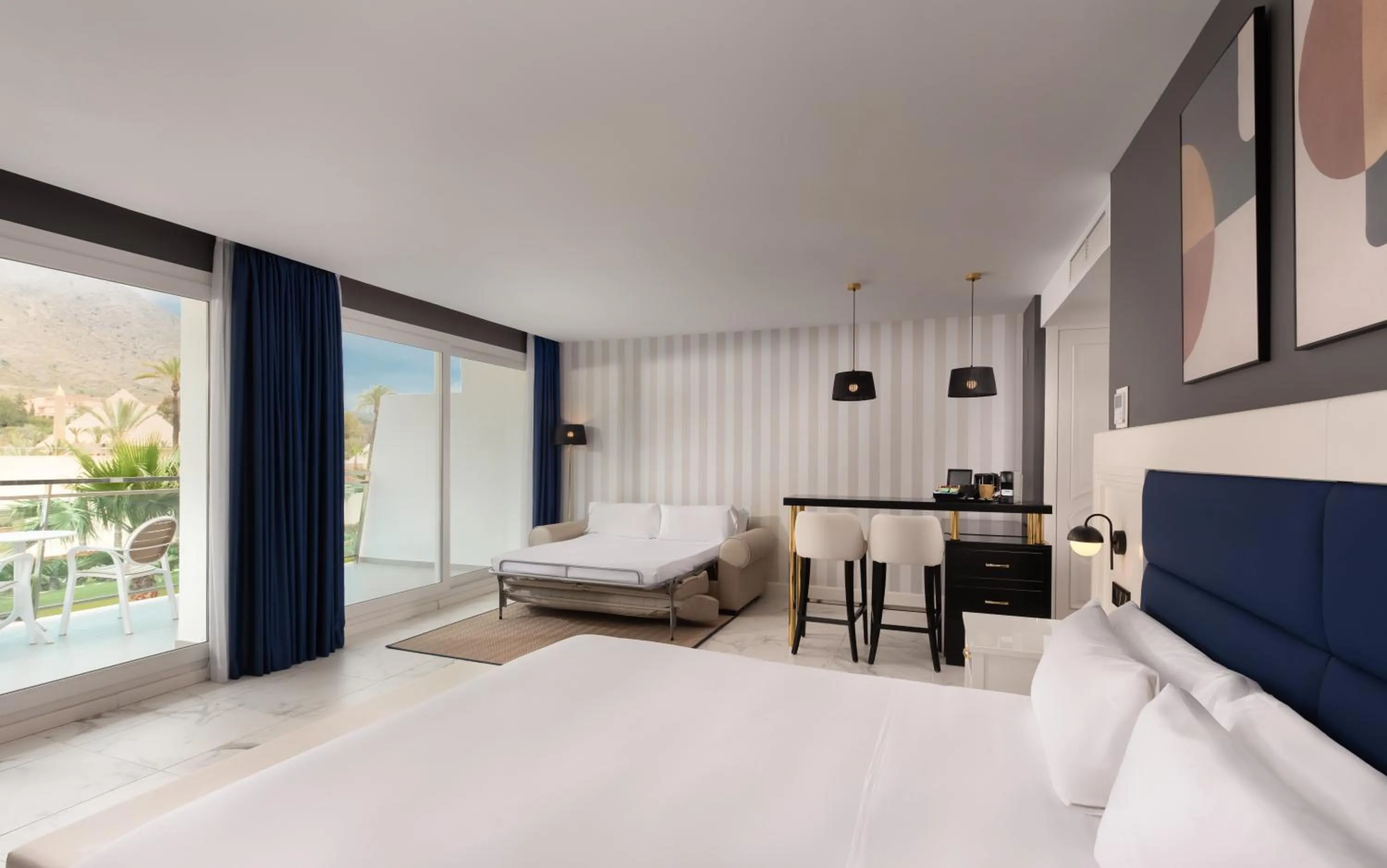 Balcony/Terrace, Bed in Four Points by Sheraton Costa Blanca Resort