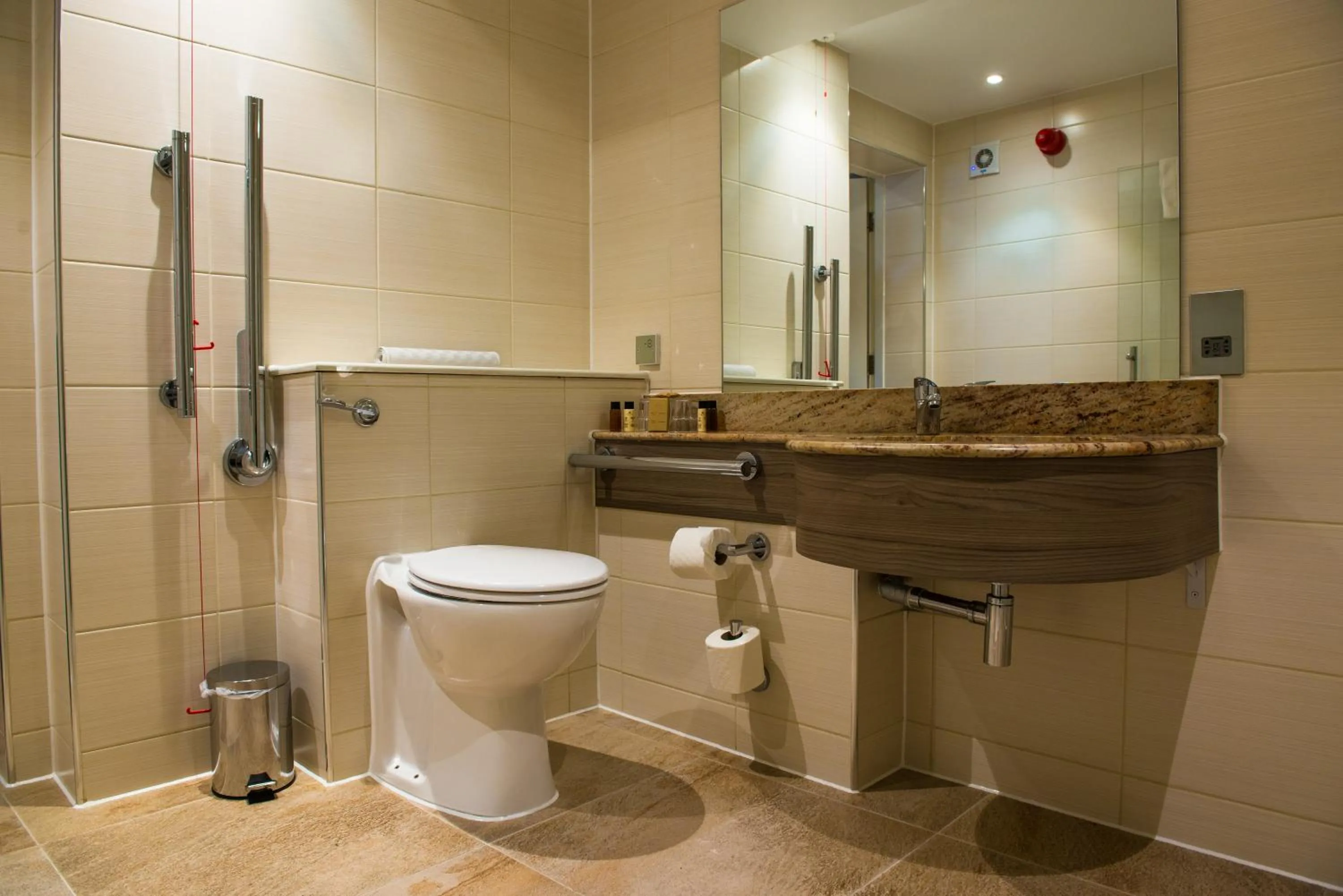 Bathroom in Judge's Lodging