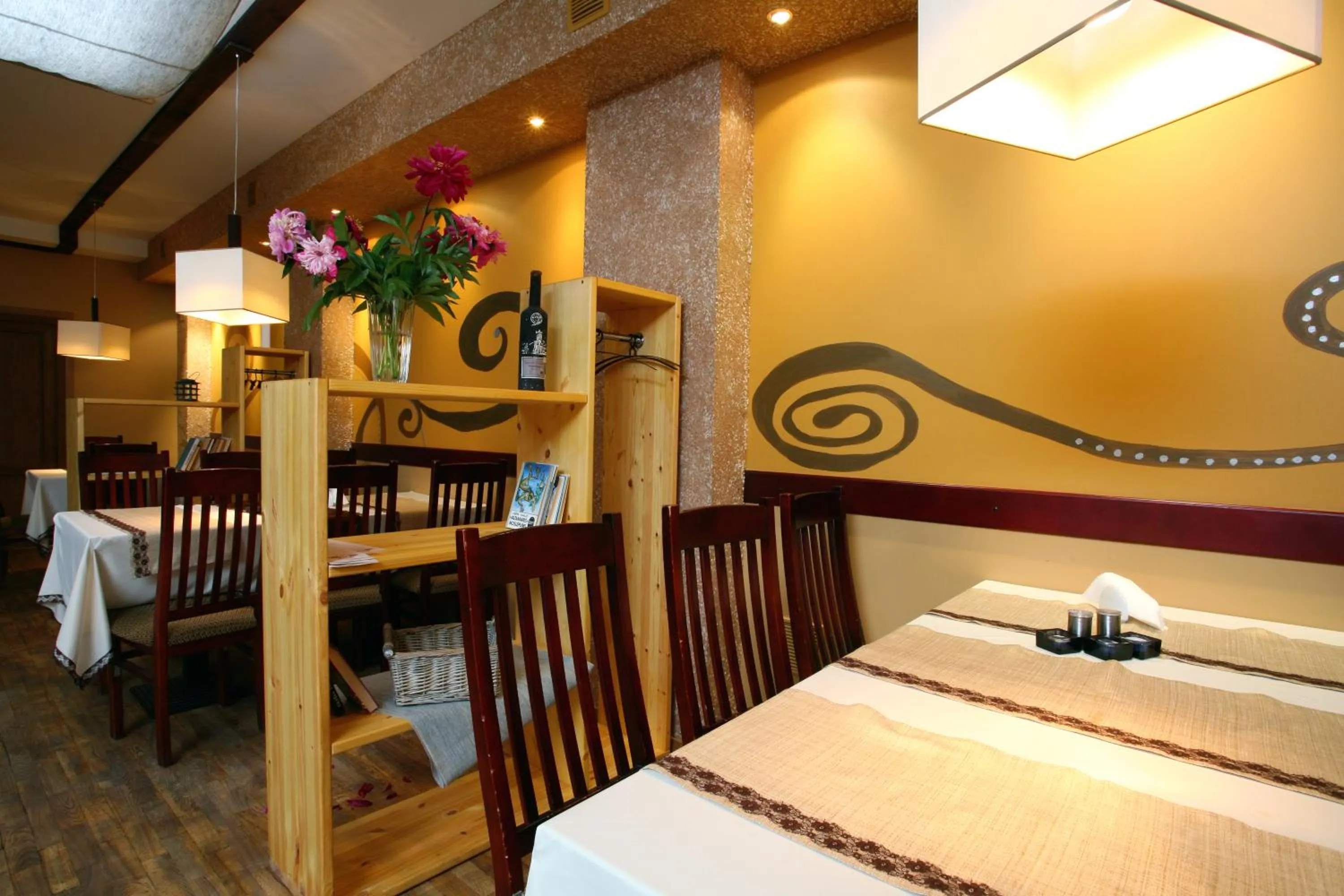 Restaurant/places to eat, Bed in Hotel Dobele