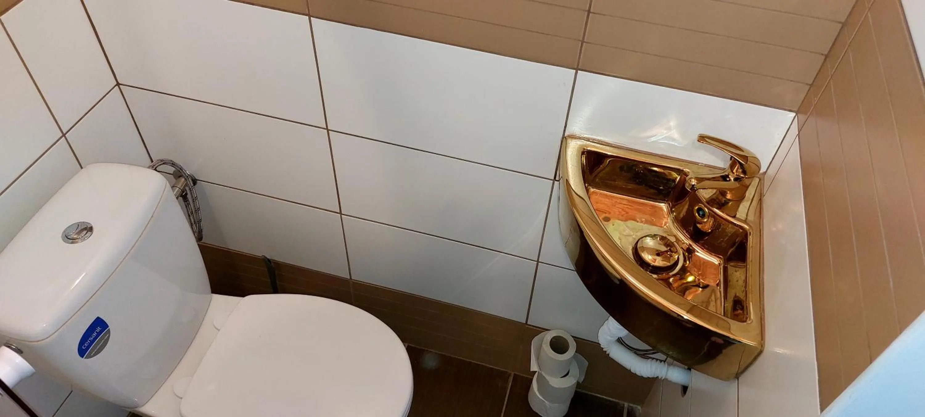 Toilet in Prague Retro Challenge and Garden