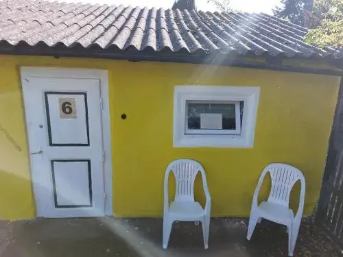 Bungalow with Garden View in Prague Retro Challenge and Garden Bungalow with Garden View in Prague Retro Challenge and Garden