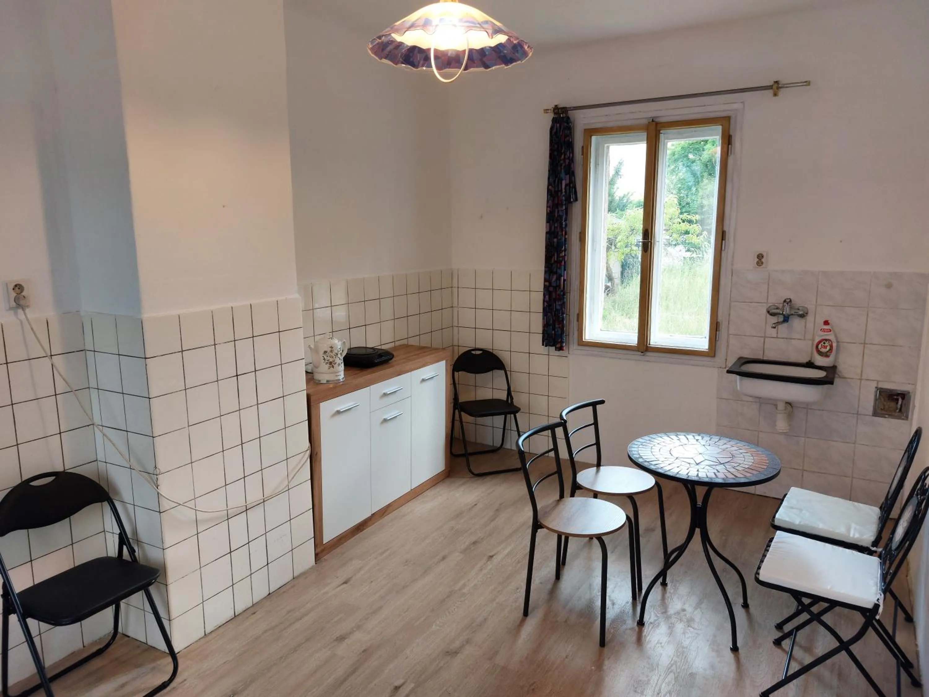 Kitchen or kitchenette in Prague Retro Challenge and Garden