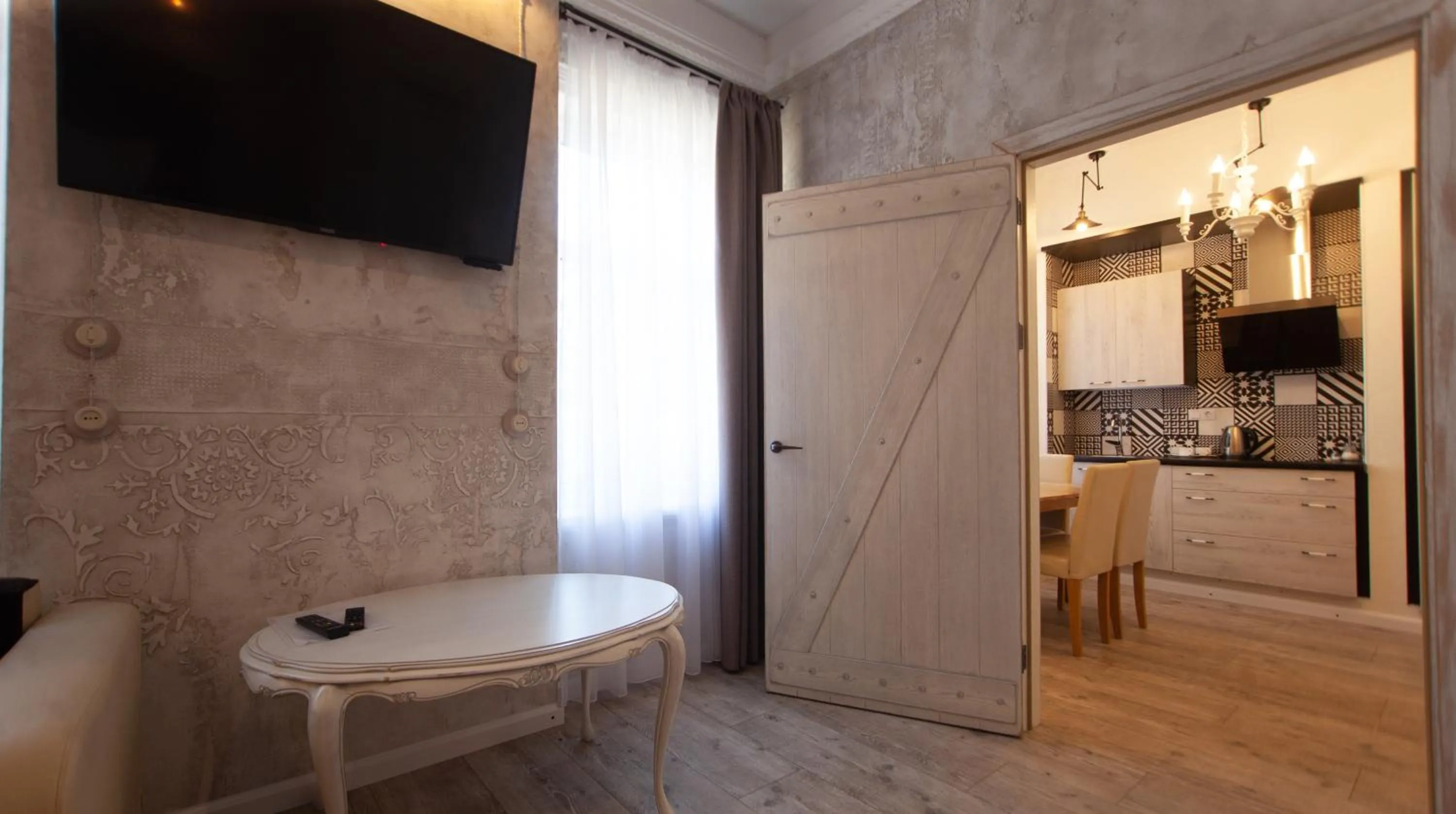 Kitchen or kitchenette in Biplan Hotel