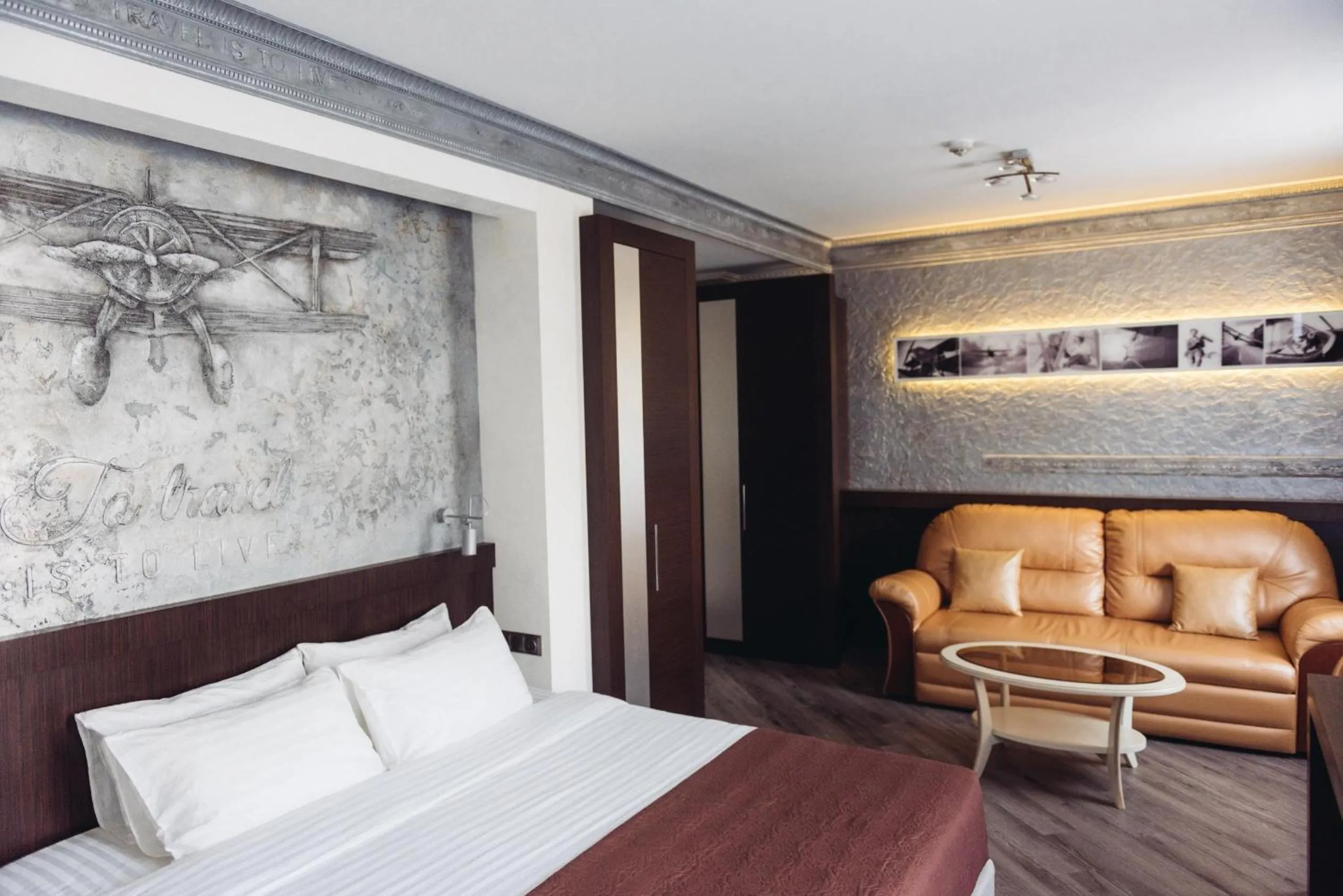 Bedroom, Bed in Biplan Hotel