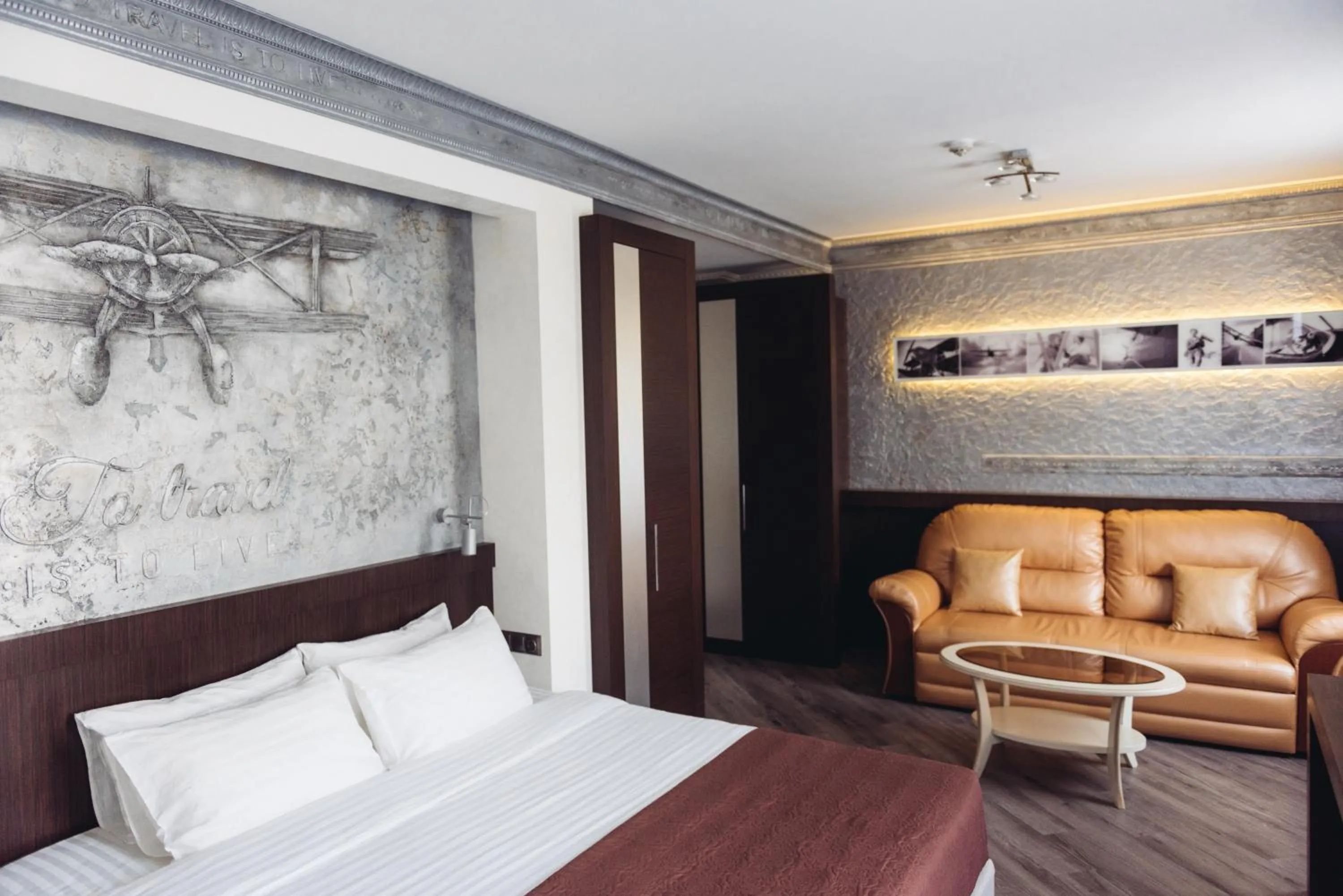 Bedroom, Bed in Biplan Hotel