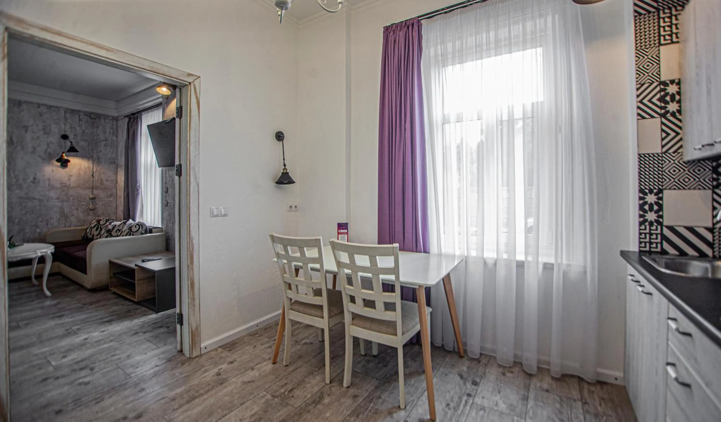 Dining area in Biplan Hotel