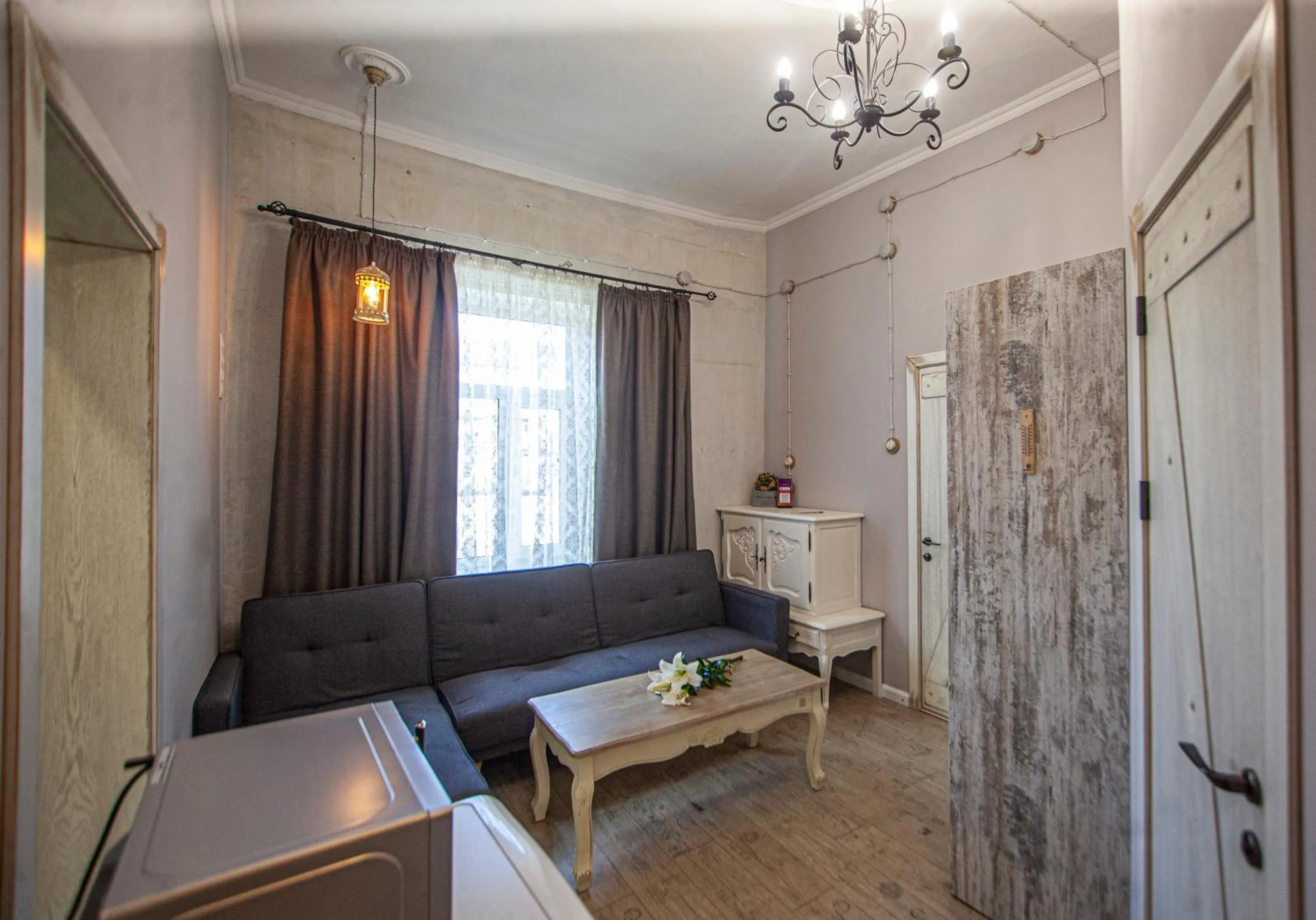 Photo of the whole room in Biplan Hotel