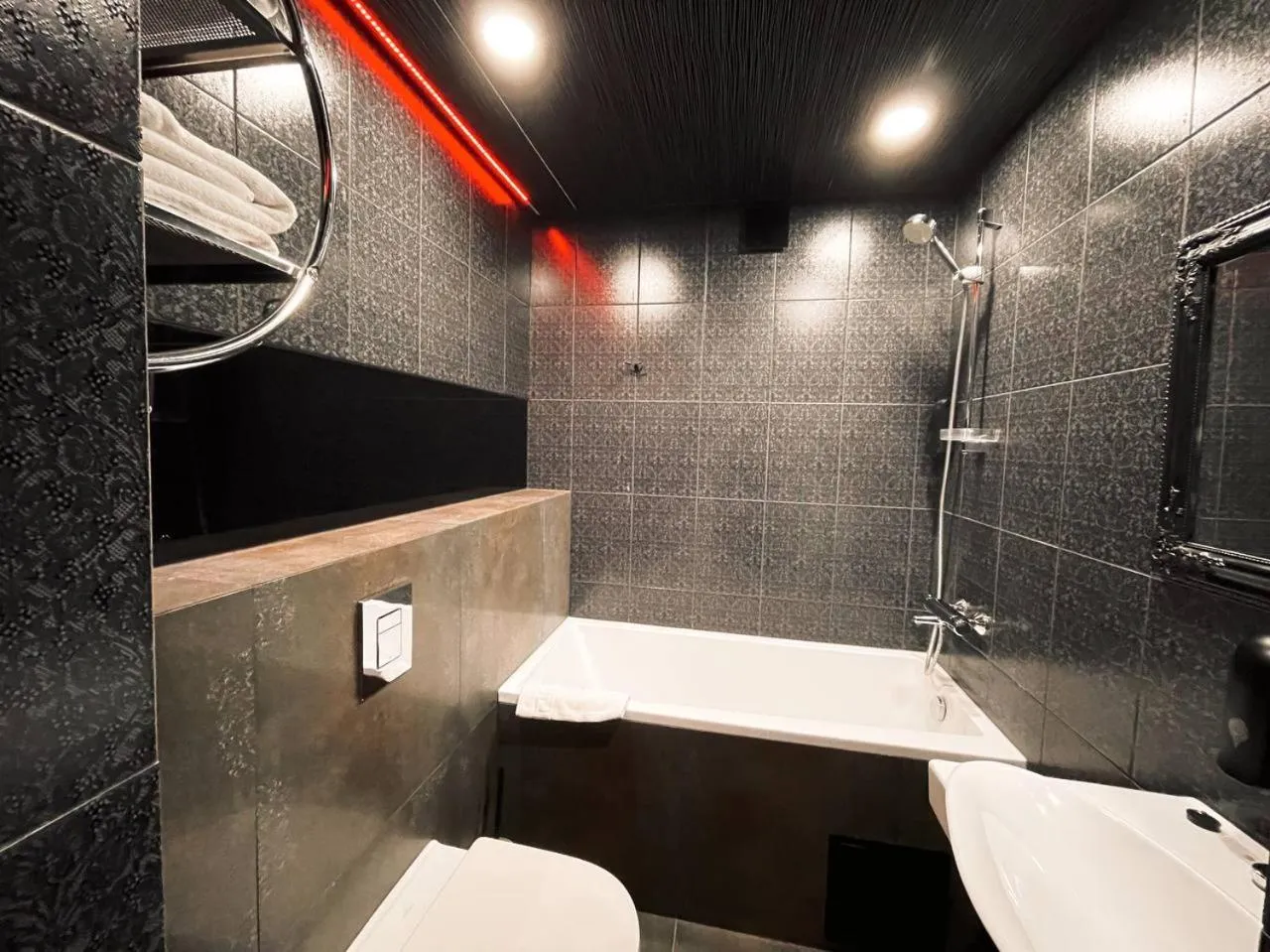 Bathroom in Biplan Hotel