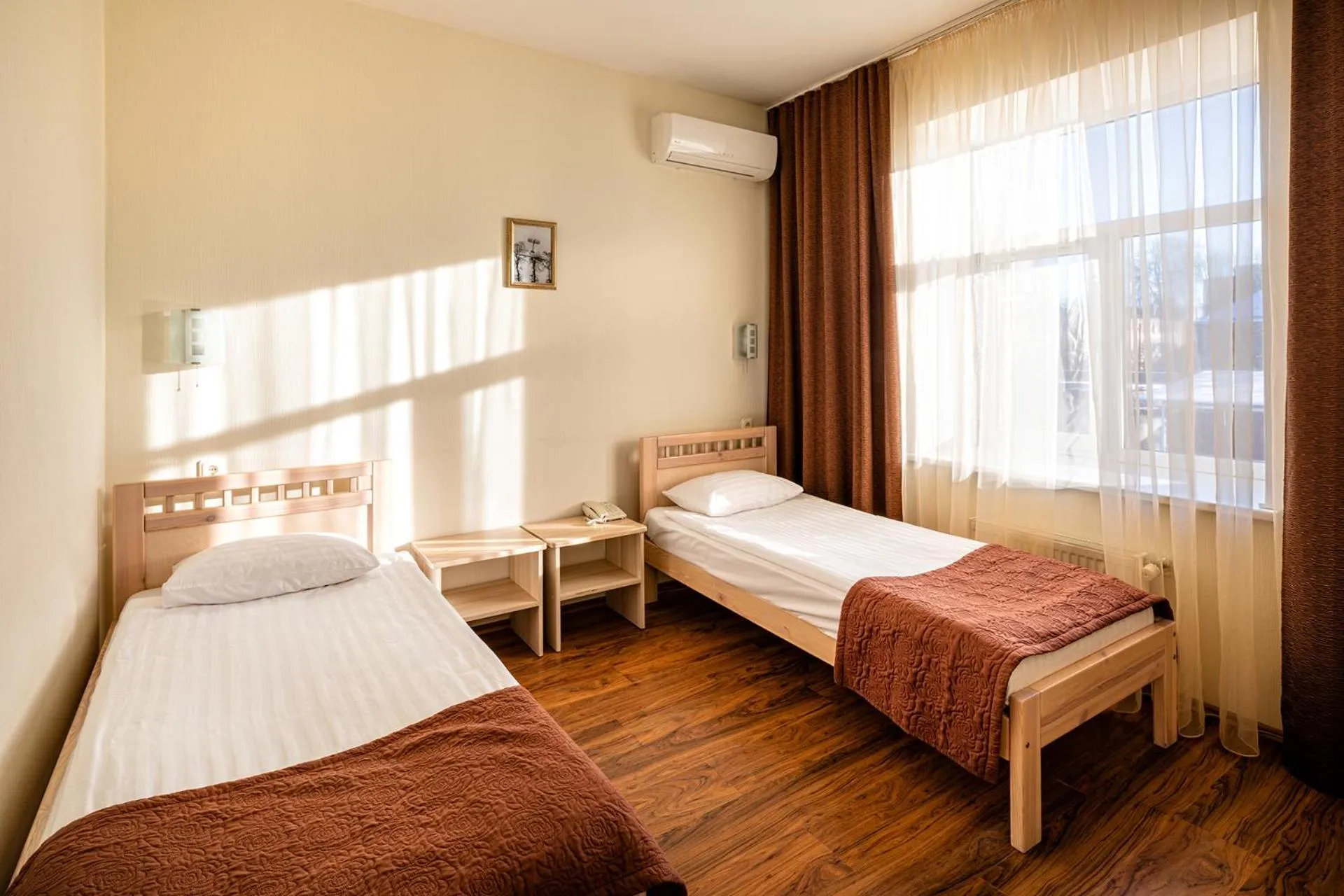 Photo of the whole room, Bed in Biplan Hotel