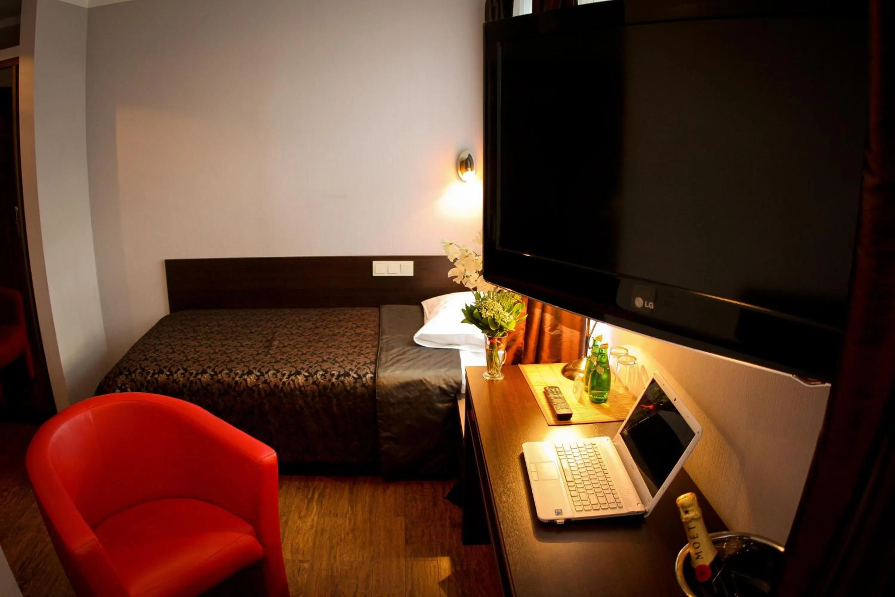 Bed in PRIMO HOTEL RIGA with Free Parking