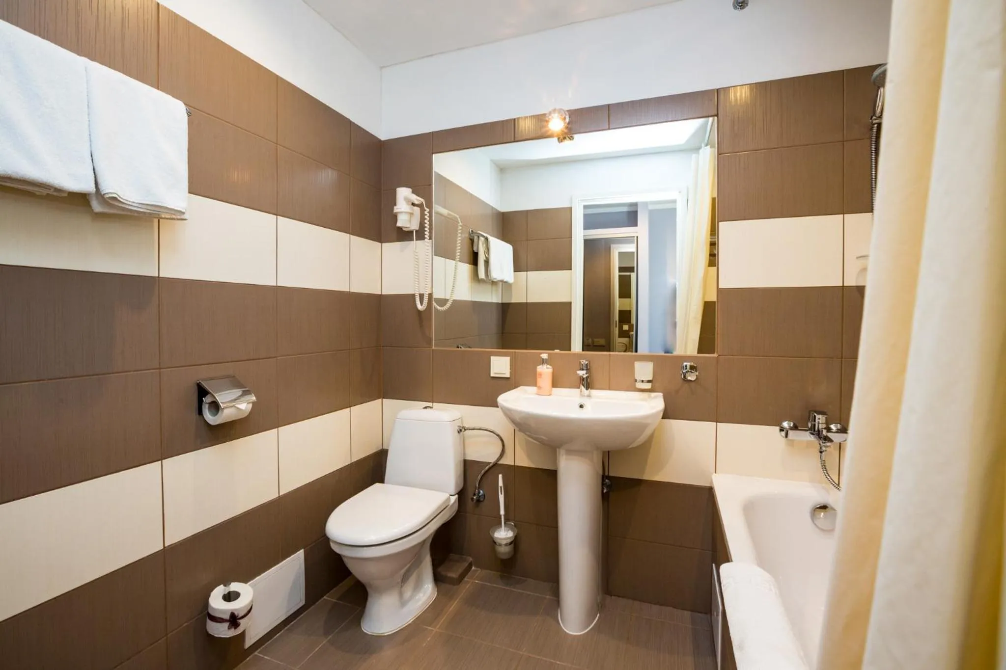 Toilet in PRIMO HOTEL RIGA with Free Parking