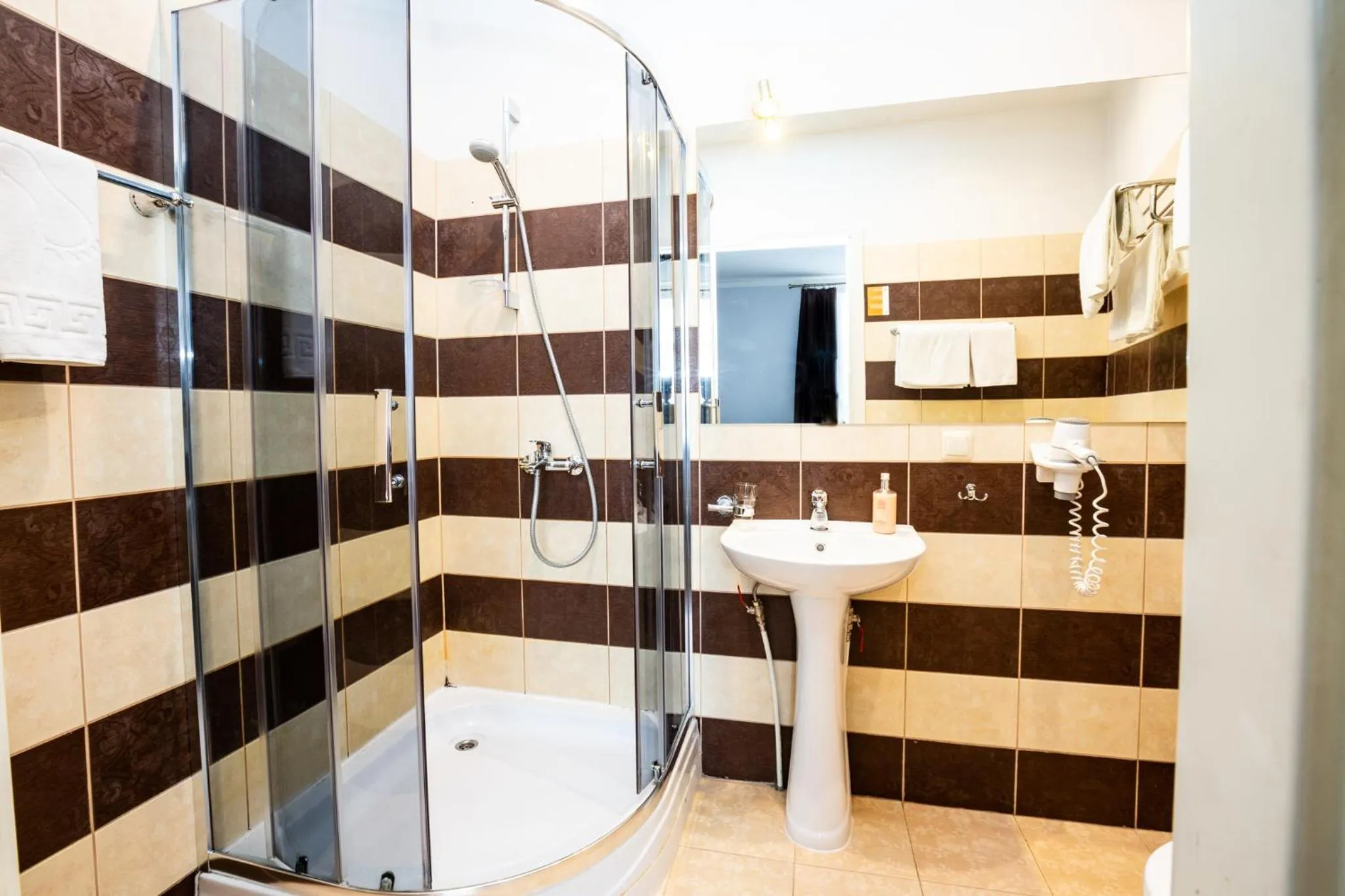 Shower in PRIMO HOTEL RIGA with Free Parking