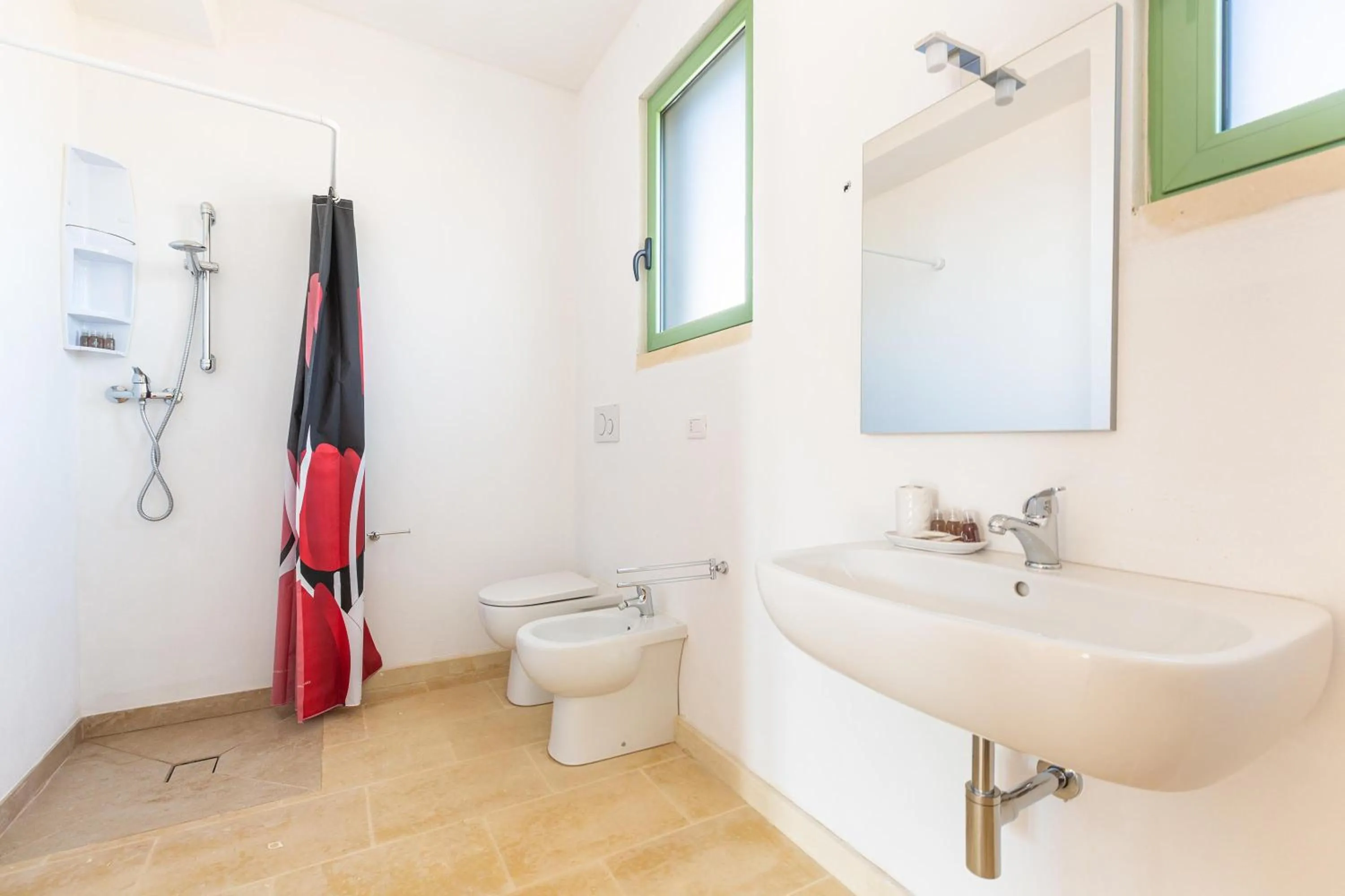 Shower in Casale de li Canti