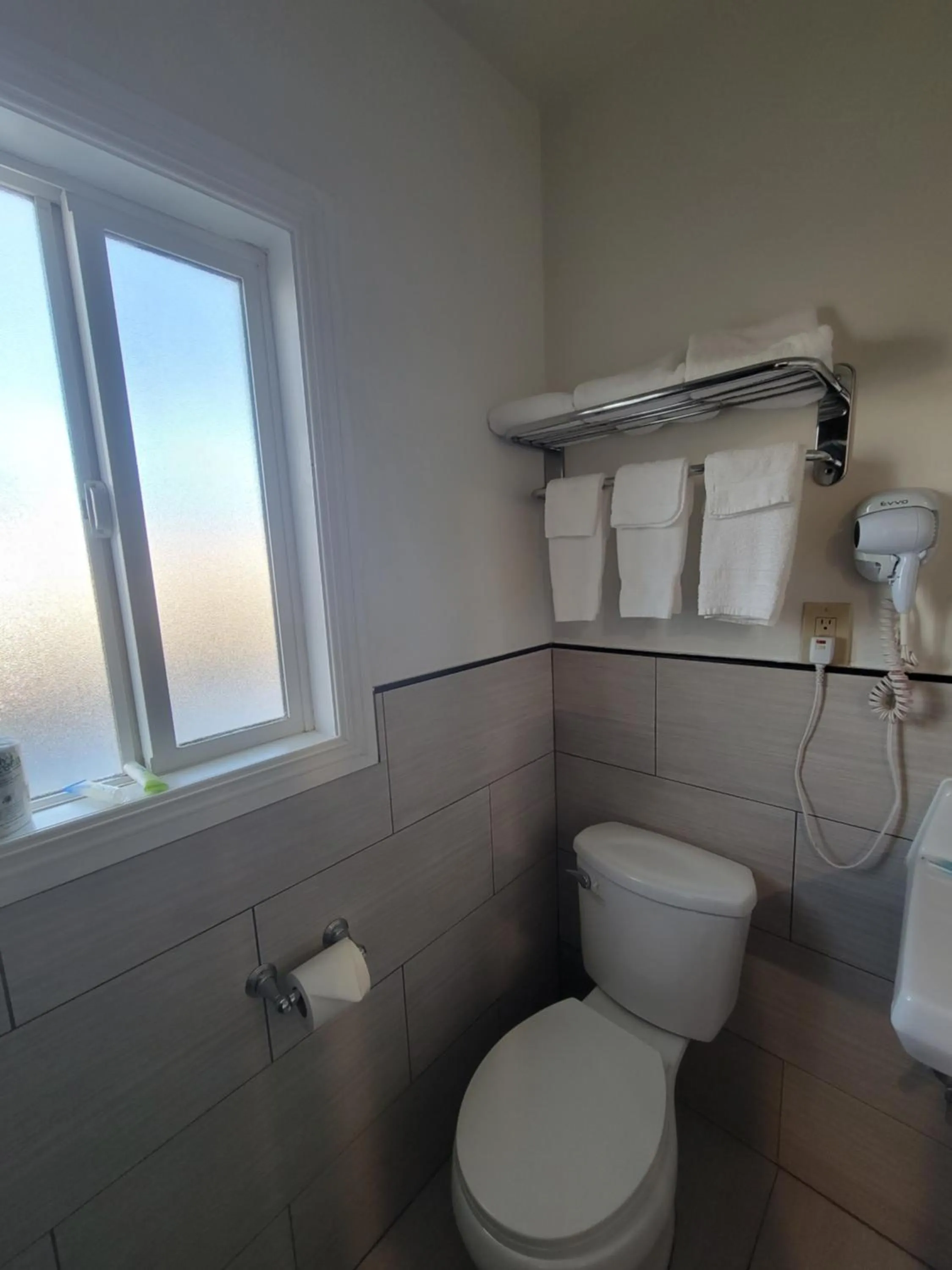 Bathroom in Townhouse Motel