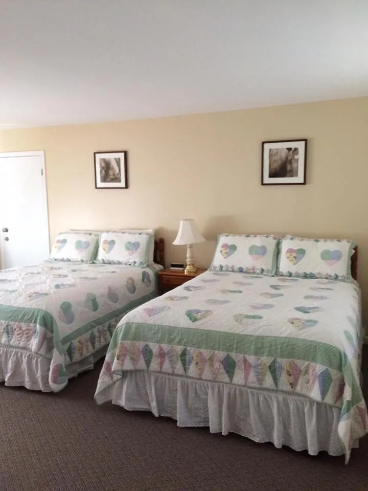 Bed in Aerie Inn of Vermont