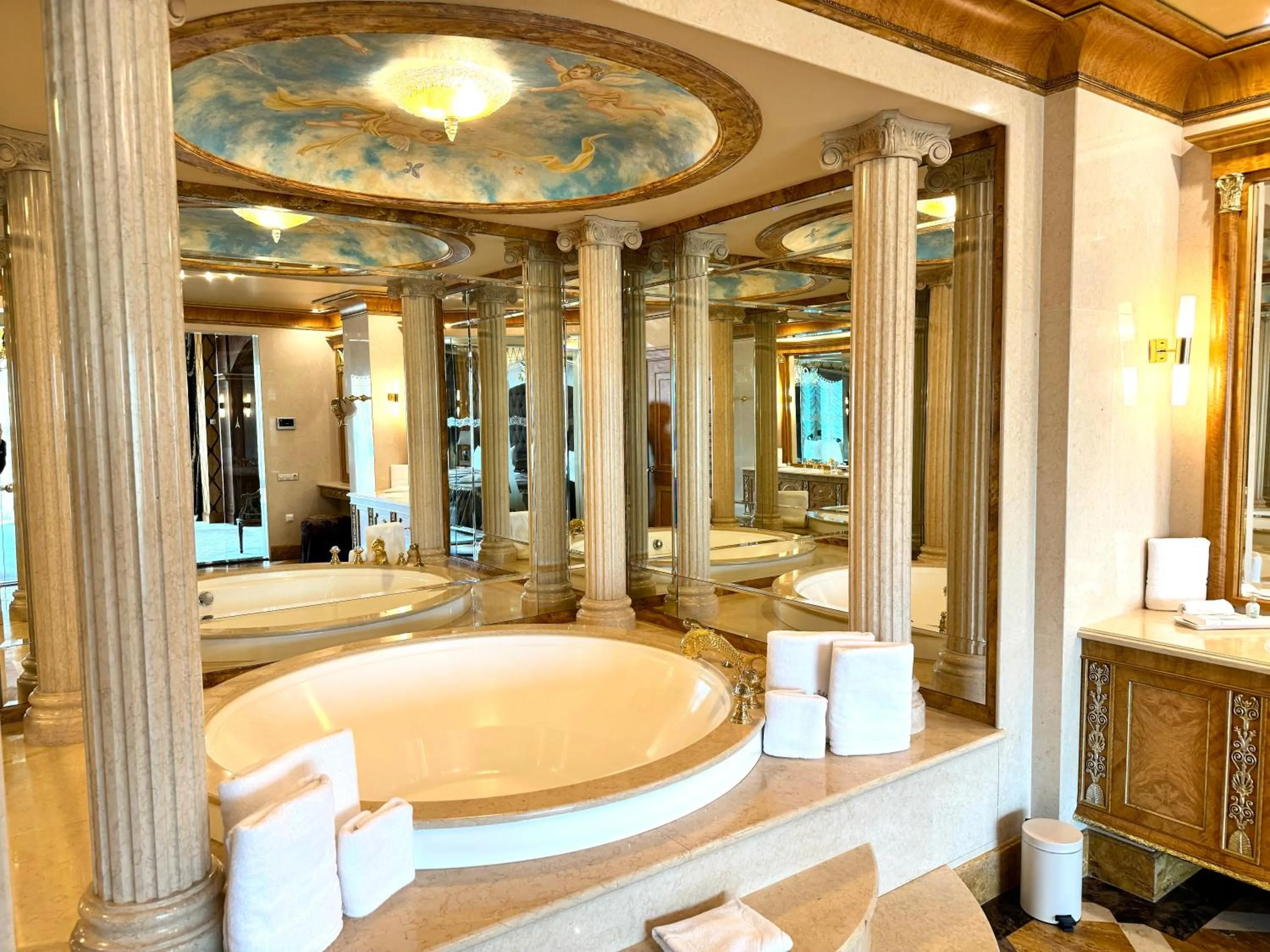 Bathroom in Royal SPA & Hotel Resort