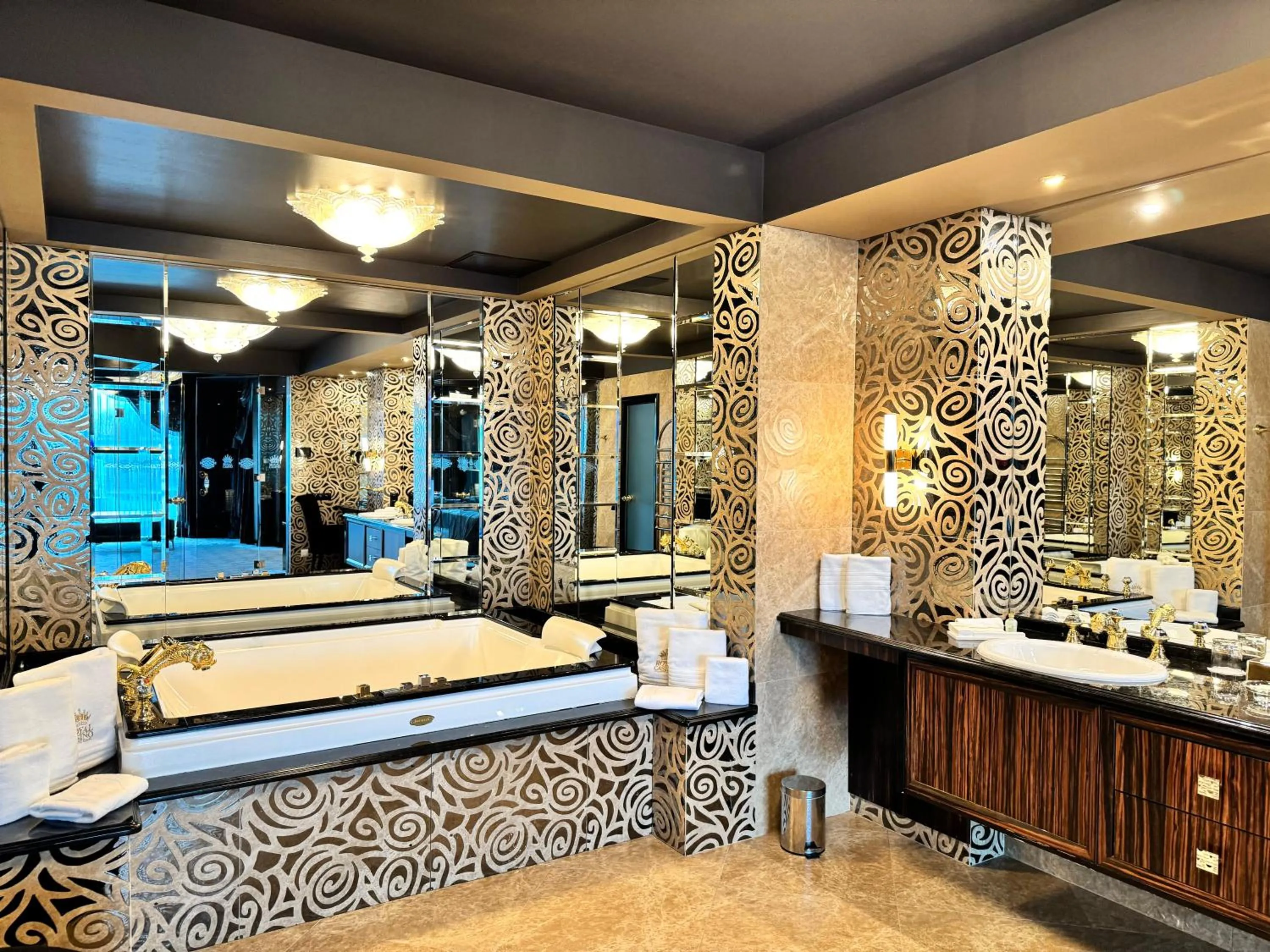 Bathroom in Royal SPA & Hotel Resort