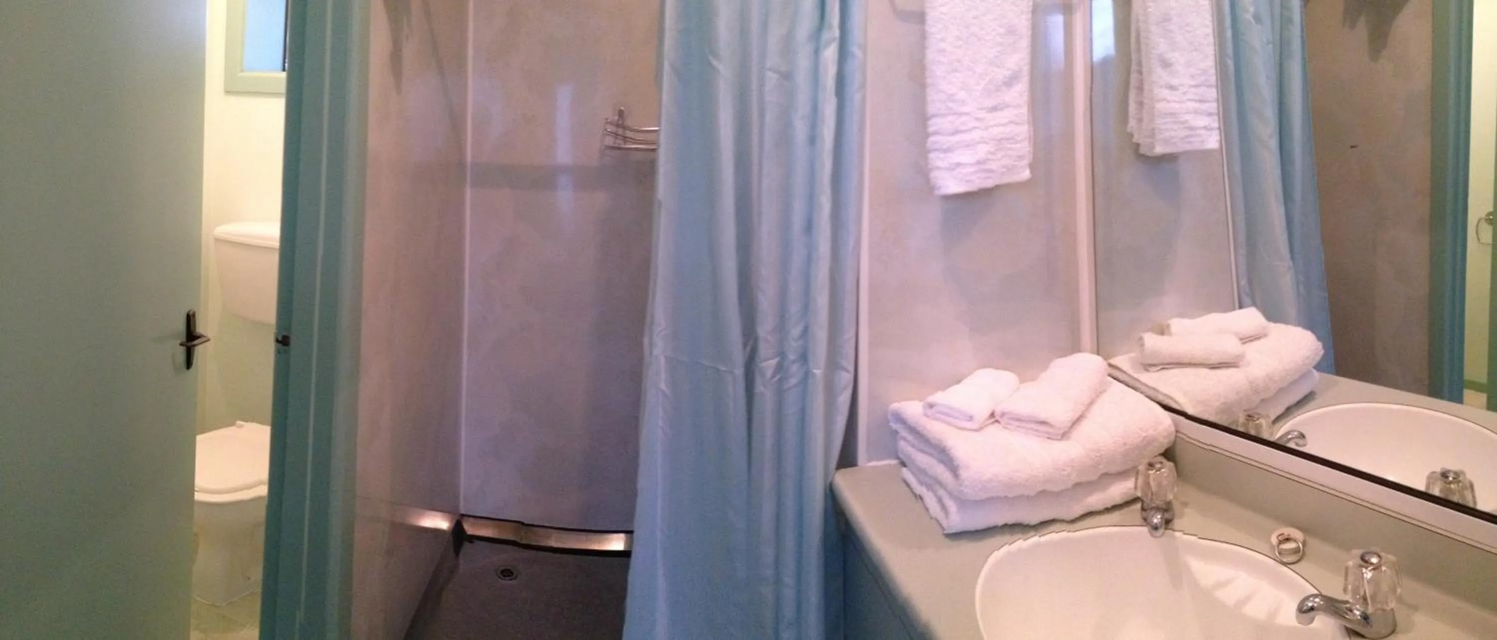 Bed in Owaka Lodge Motel