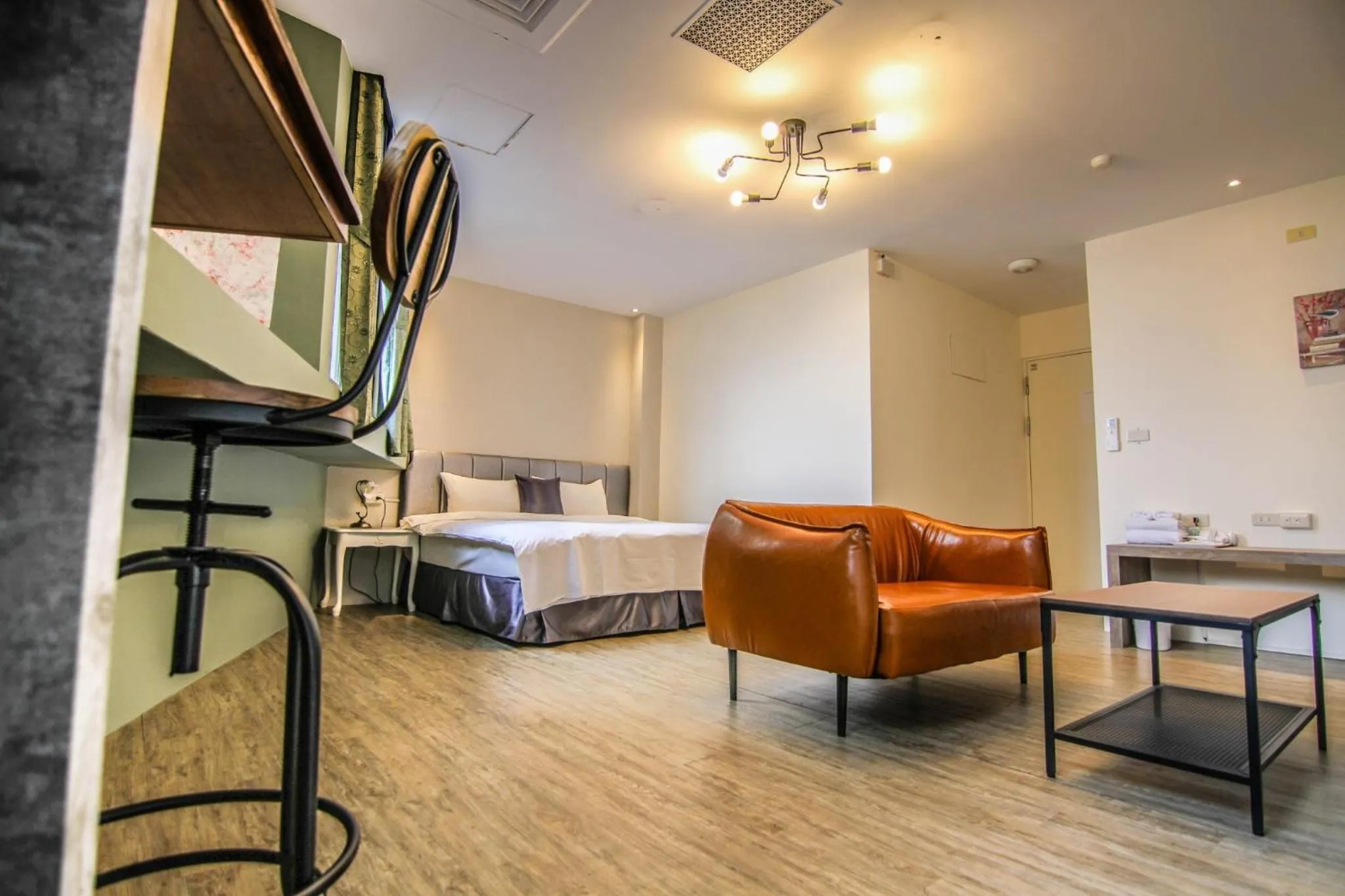 Photo of the whole room, Bed in Sun Moon Lake Loft Inn