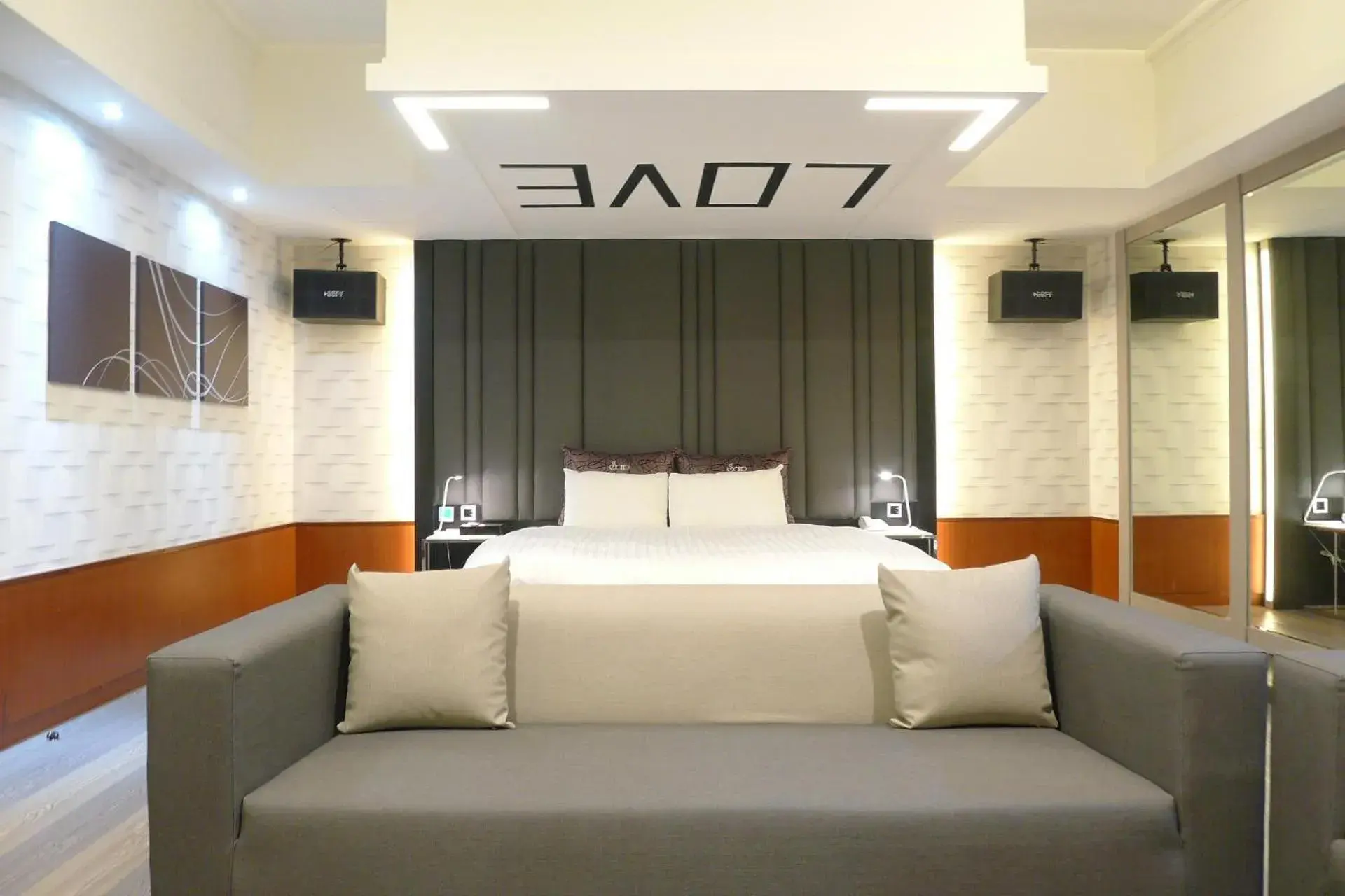 Bed in Soho Motel